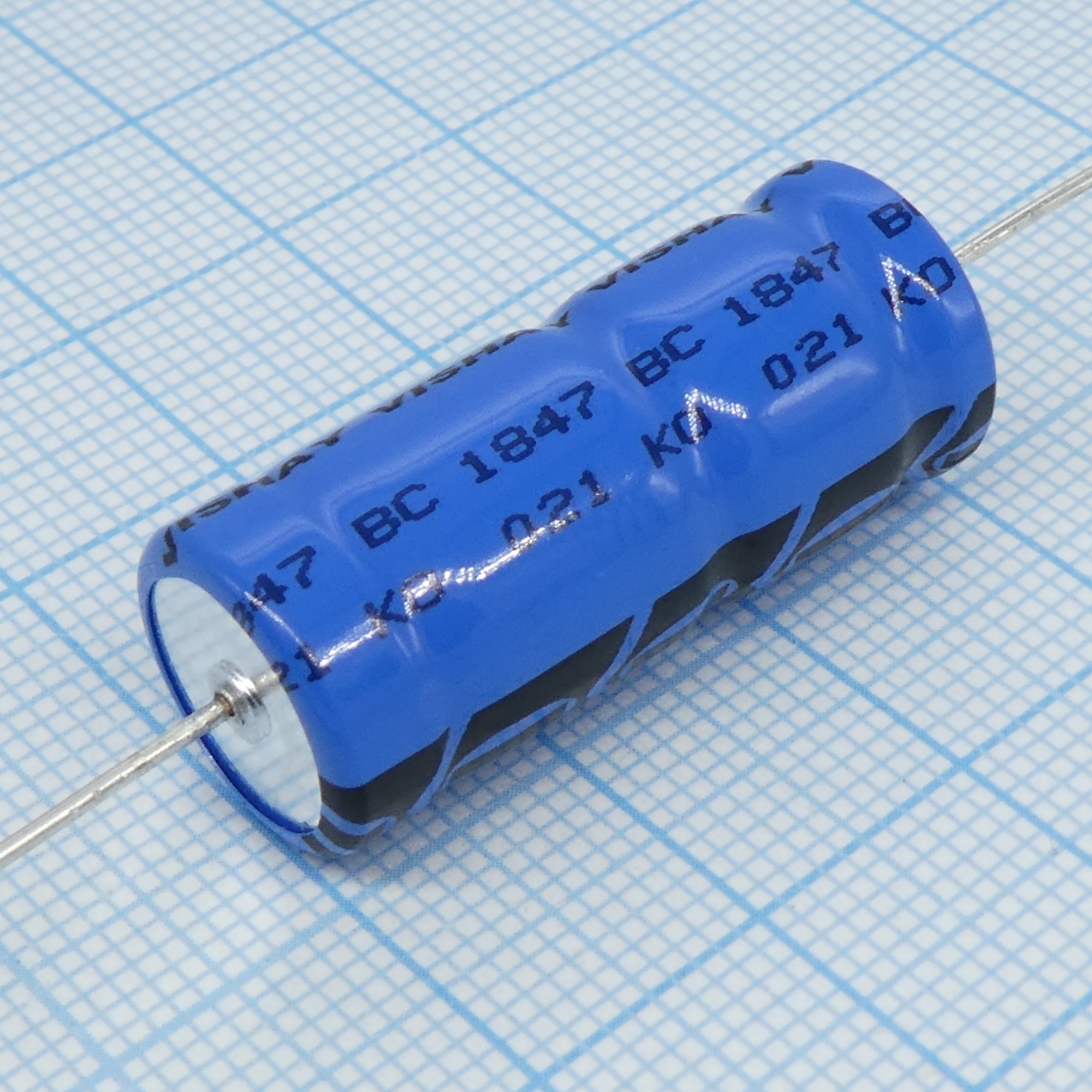 MAL202118471E3 - Электролитический конденсатор с аксиальными выводами 63В 470мкФ 12,5*30 85°C