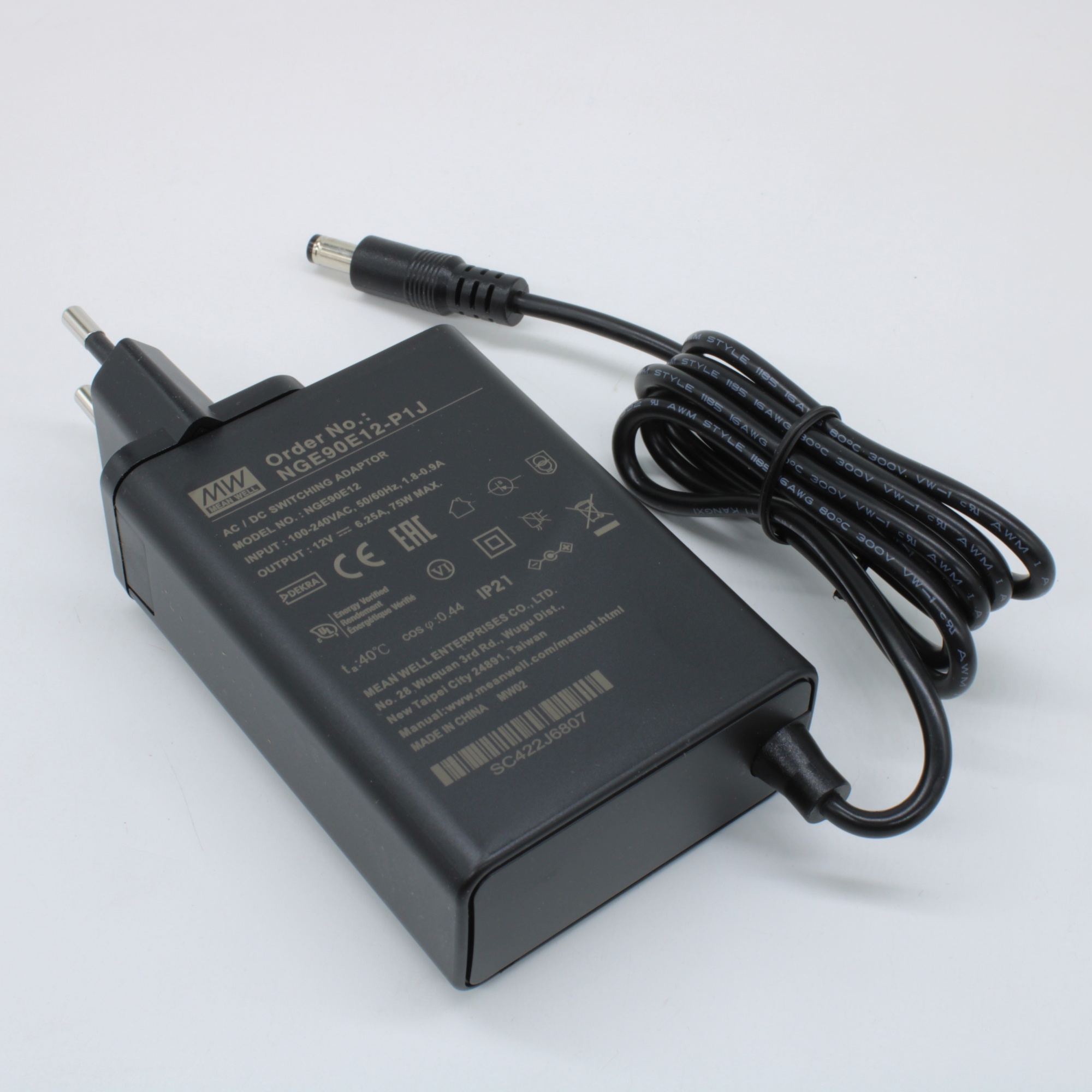 NGE90E12-P1J - AC-DC, 75Вт, сетевой адаптер, выход 12В/6.25А, вход 80...264В AC, 47...63 Гц, изоляция 4000B DC, 2xMOPP, 62x30*x85.5мм, -30...+70C, евровилка, выходной разъем 11мм, диам. 5.5х2.1мм