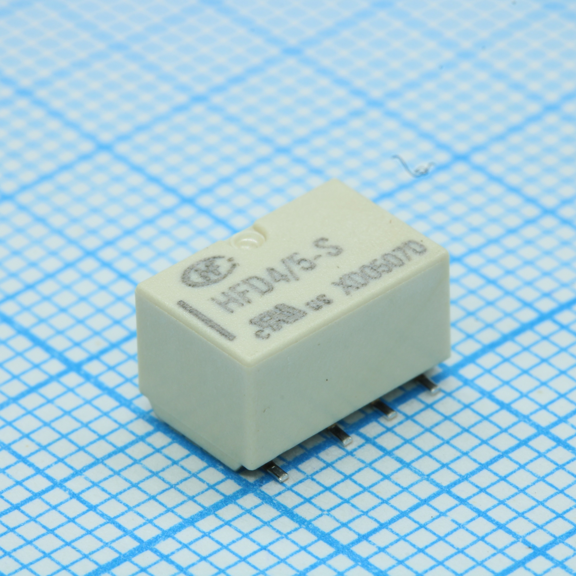 HFD4/3-SR - Сигнальное реле 3В 2А; Конфиг: 2C