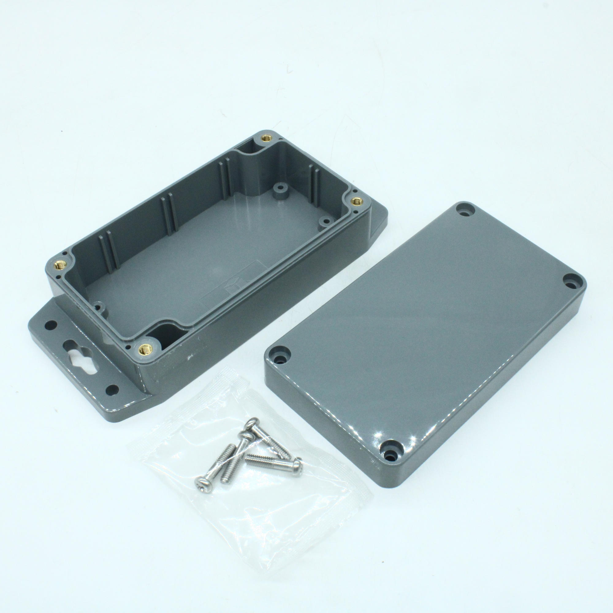 G304MF -IP67 - Герметичный корпус из прочного ABS пластика с фланцем, IP67, темно-серый