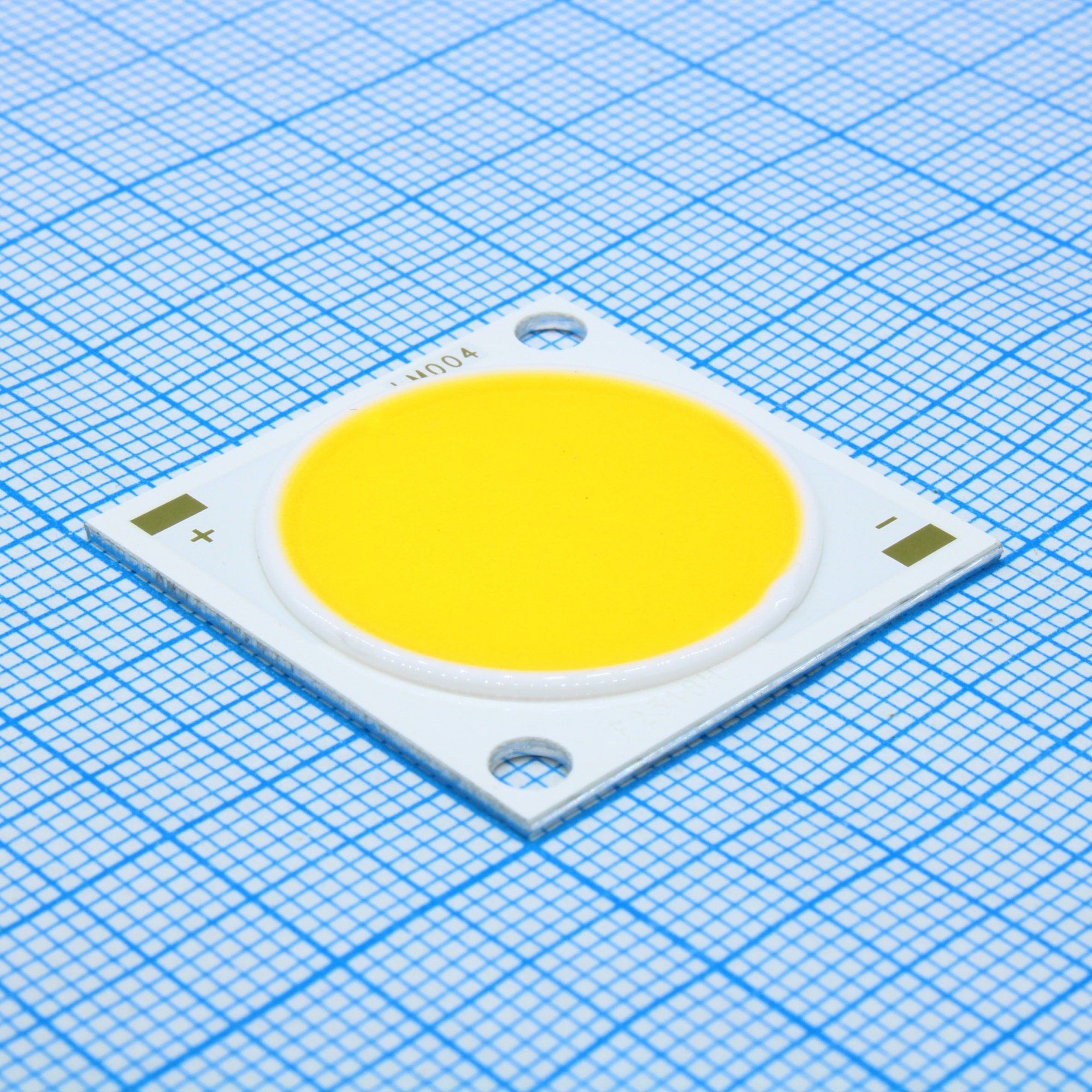 HL-LM004H384W-40B18C12(Ra2) (3000K) - 37-82W COB/ 3000K/ 36v/ 6500Lm @ 1500mA (116Lm/W)/ Ifmax=2160mA/ CRI=80/ 28x28x1,6mm/ 120°