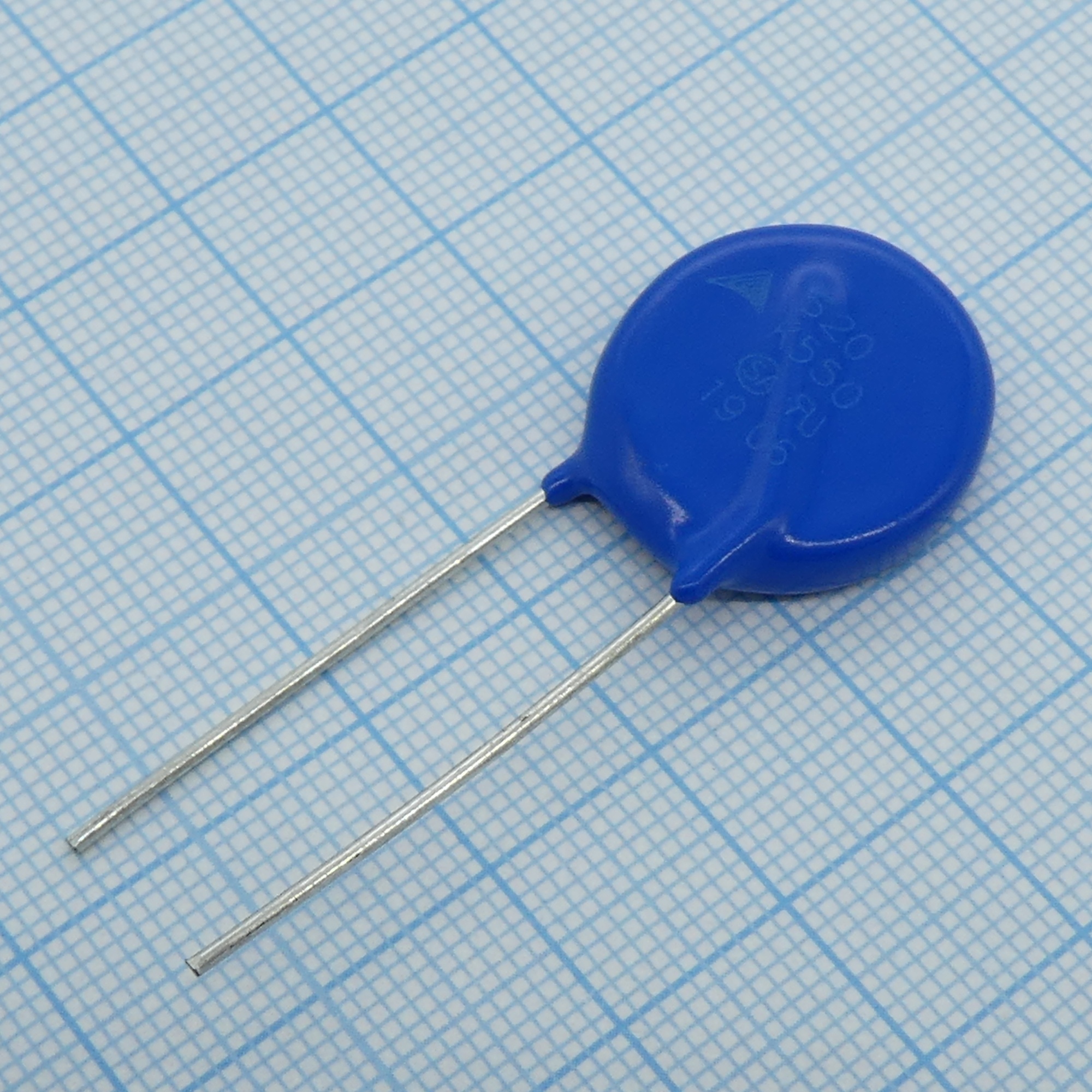 B72220S0551K101 - Варистор 550Vac/745Vdc, 6500A, 910V(1mA) 1Вт, радиальные выводы, россыпь