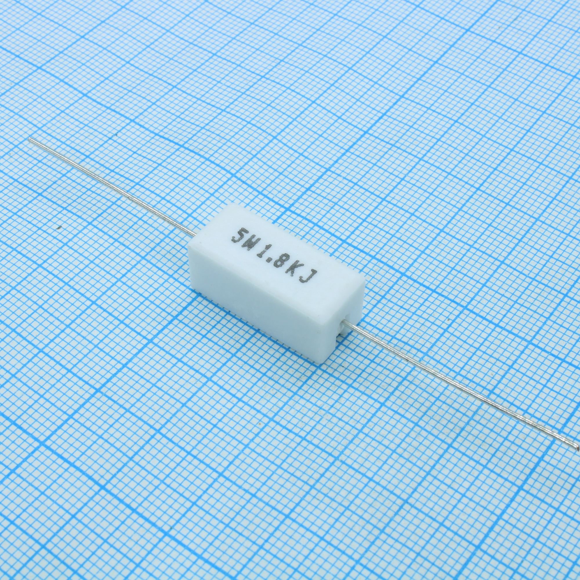 SQP5WJ1K8B - Резистор цементный аксиальный 1.8кОм ±5% 5Вт