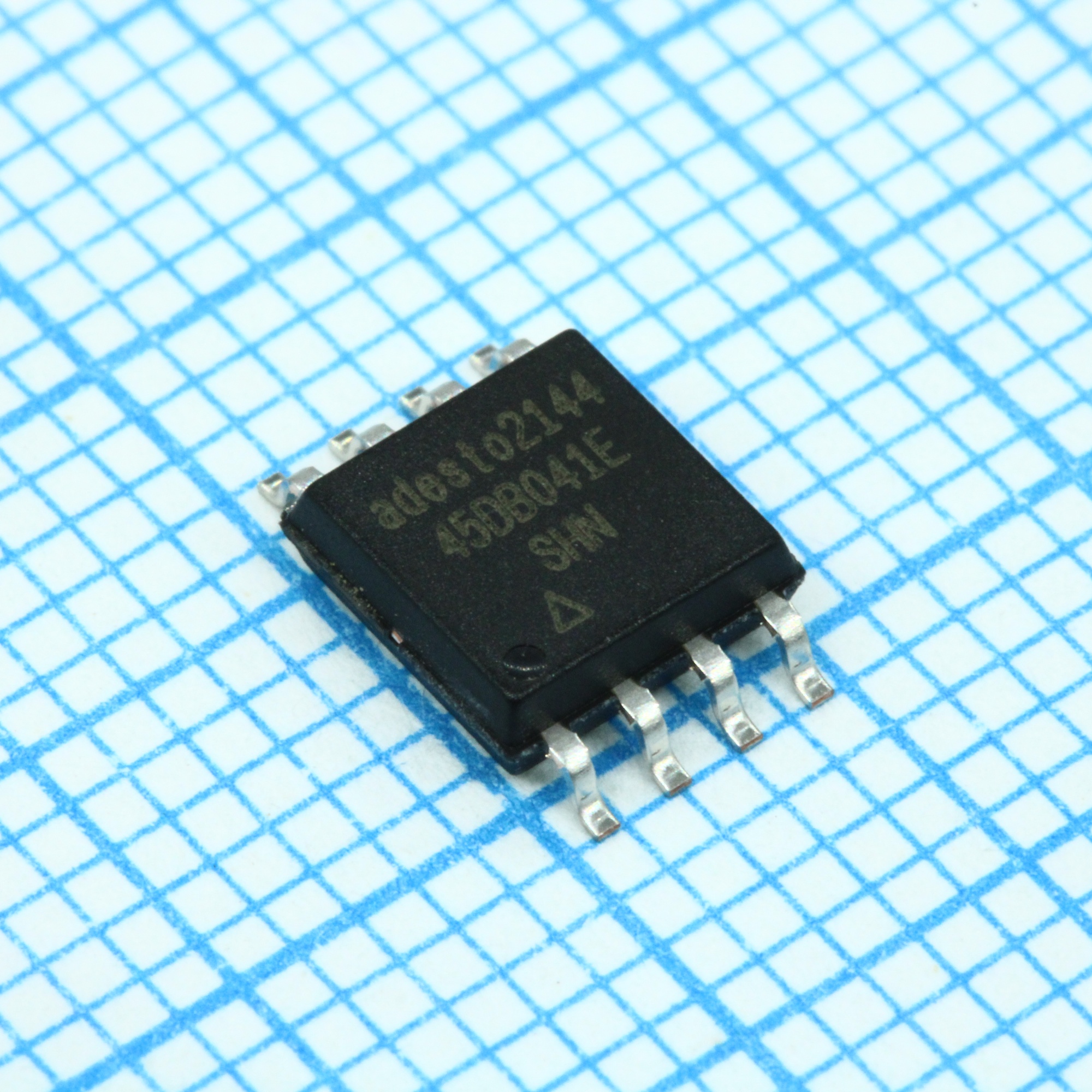 AT45DB041E-SHN-B - Флэш-память 4Mбит 85МГц 8SOIC