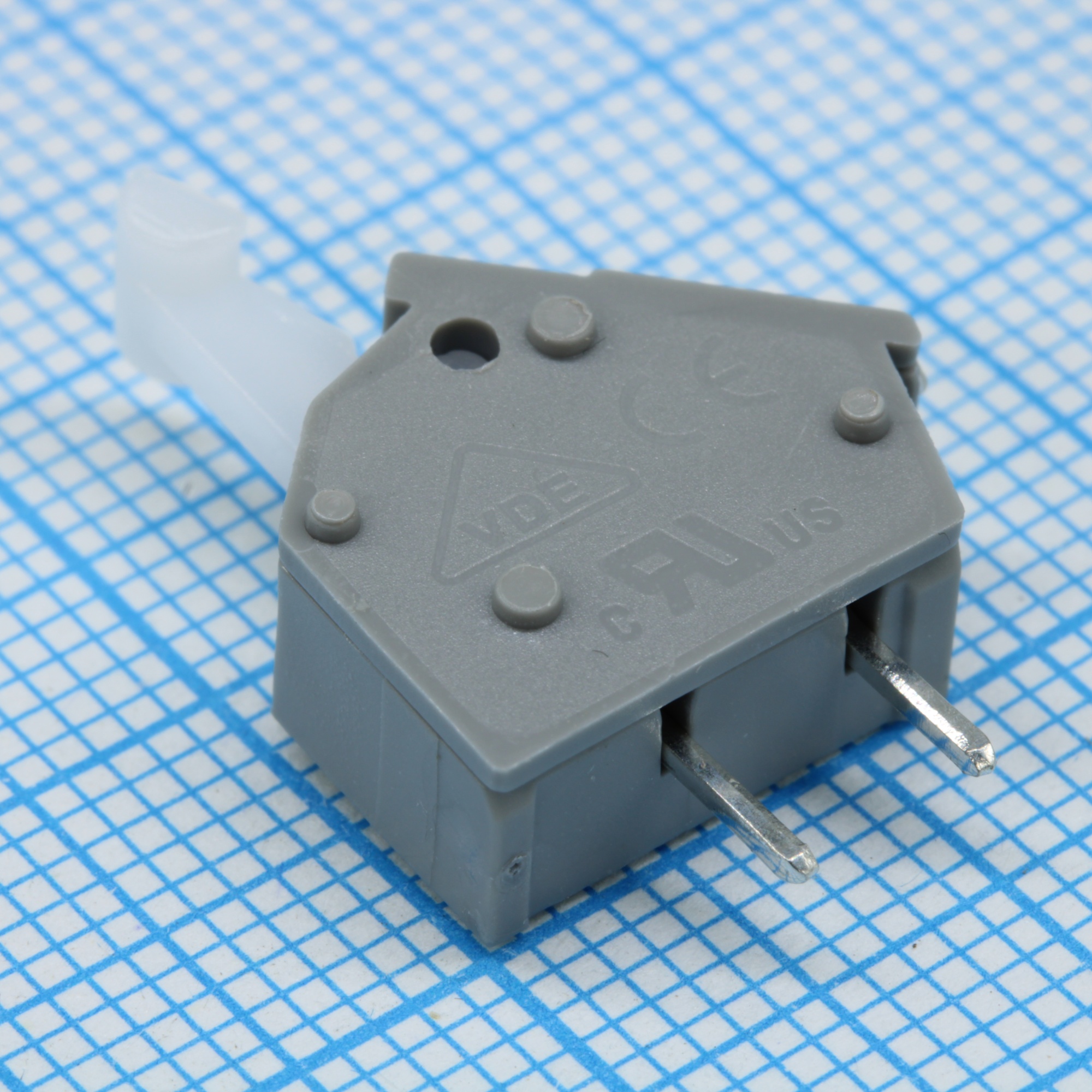 DG243-5.0-01P-11-00A(H) - Пружинный клеммник на печатную плату 2 контакта. Серия DG243-5.0