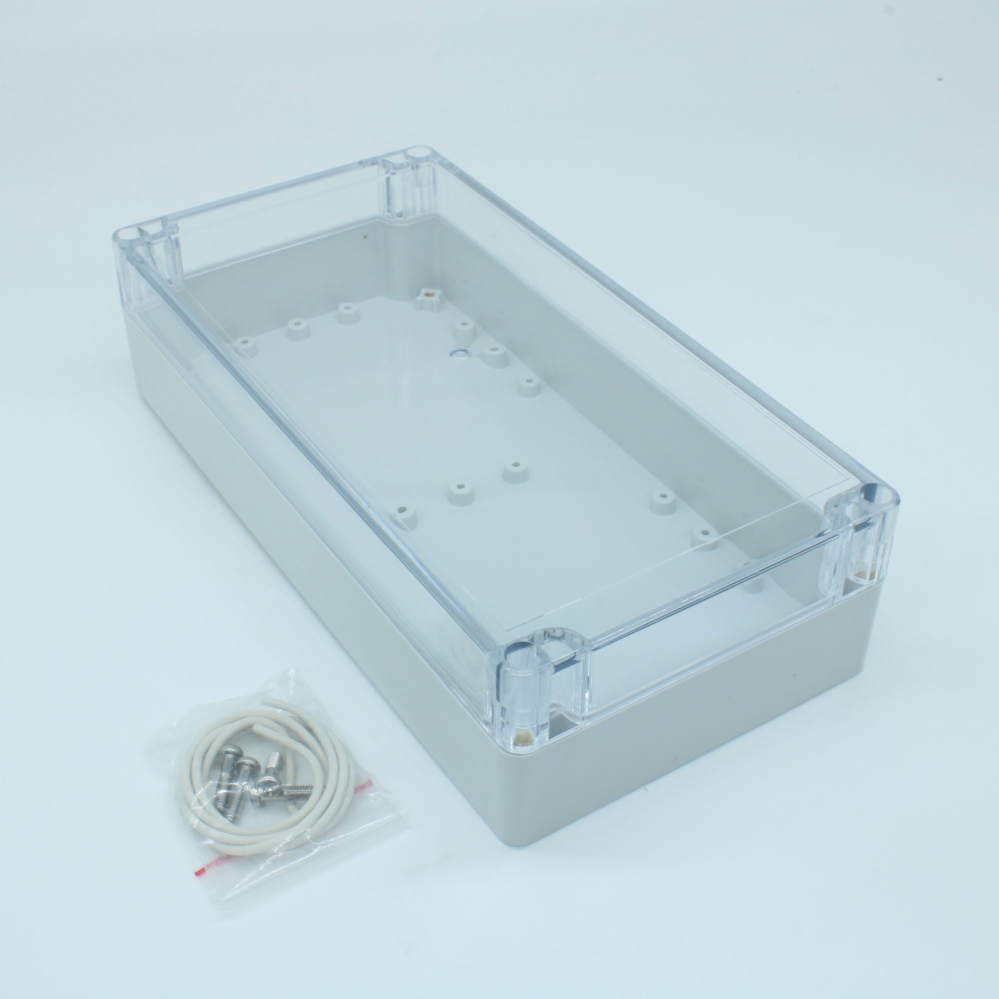 G2113C - Герметичный корпус из поликарбоната с прозрачной крышкой, IP65, светло-серый