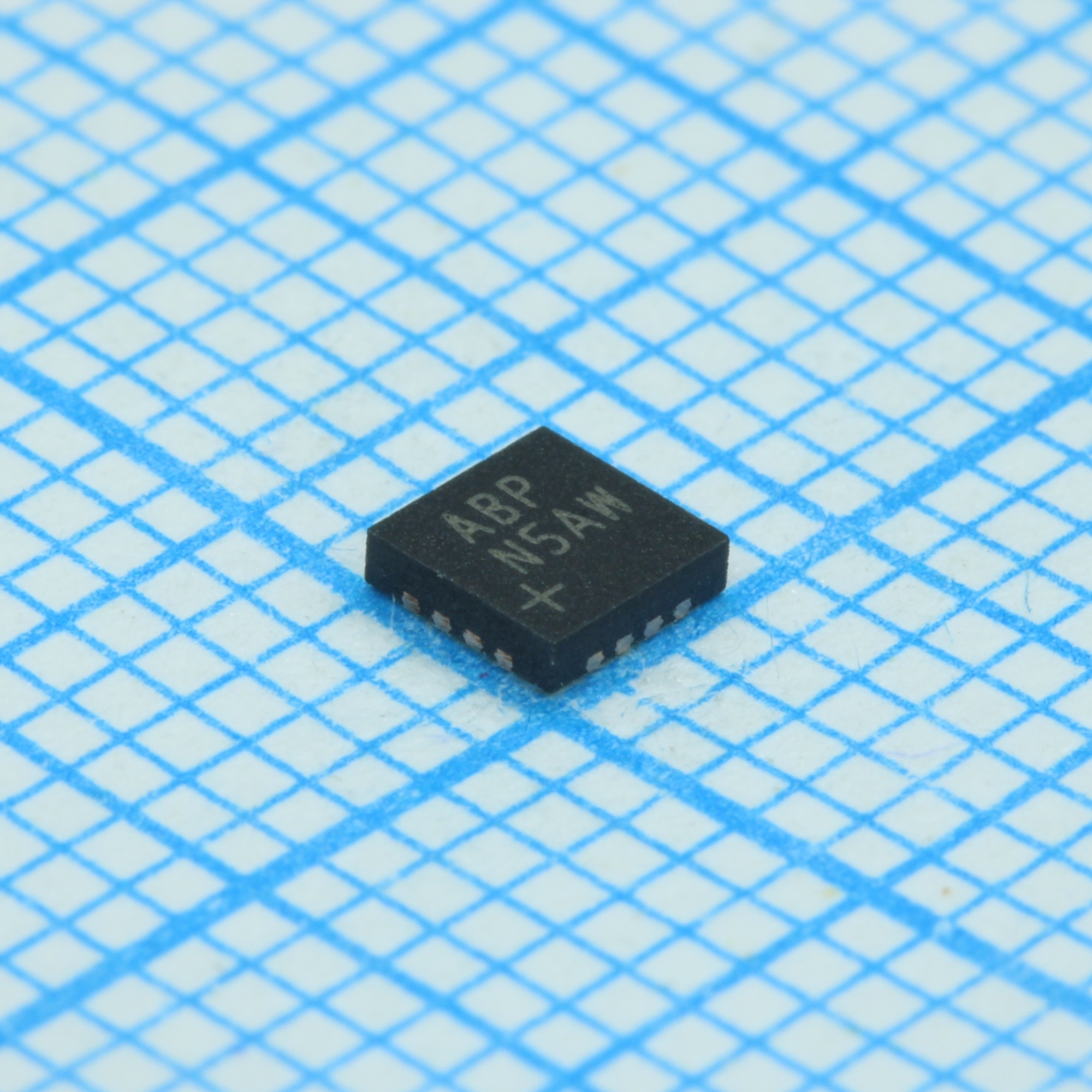 MAX5478ETE+ - Потенциометр цифровой 50кОм 256 шагов энергонезависимый линейный 16-Pin TQFN EP туба