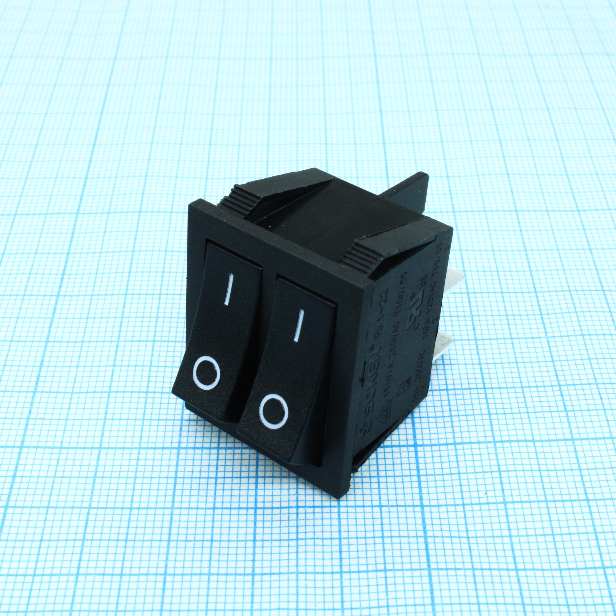 RK1-22 1X1X2 B/B"0-" - Выключатель клавишный ON-OFF без подсветки цвет корпуса (черный) цвет кнопки (черный)