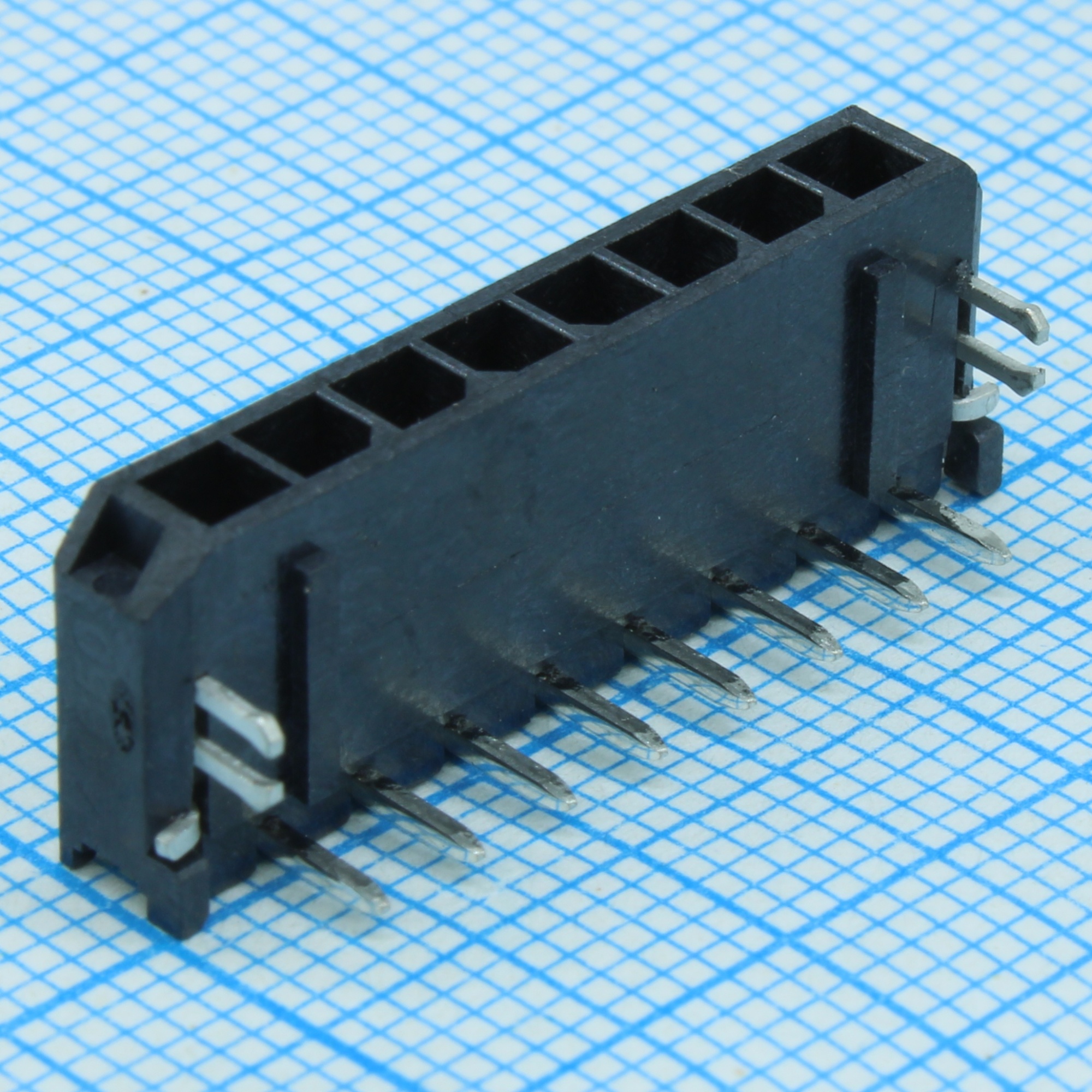 436500803 - Соединитель провод-плата HDR 8 контактов шаг 3мм угловой монтаж в отверстие лоток