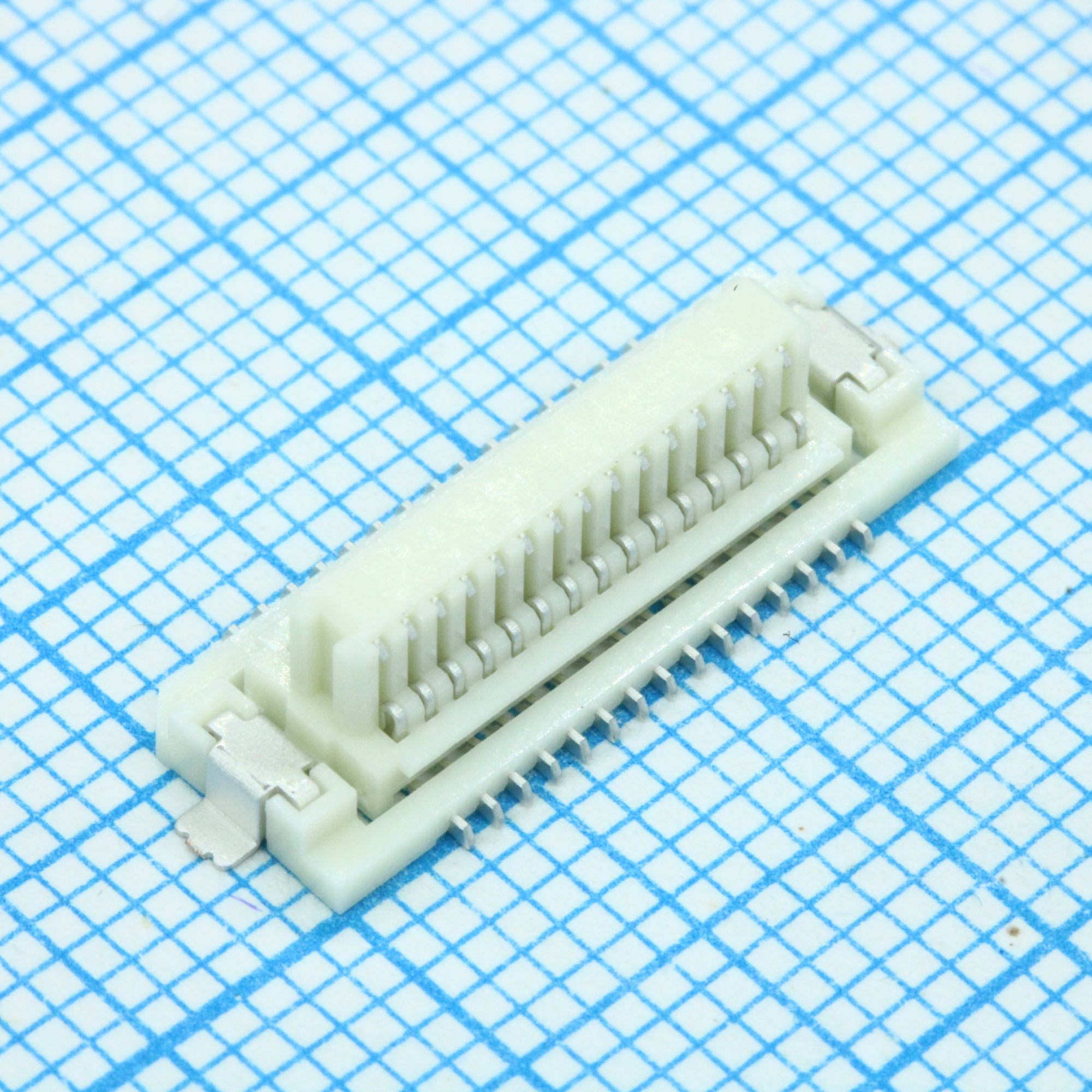 525883075 - Межплатный соединитель SlimStack, шаг 0,80 мм, розетка плавающего типа, высота 5,50…8,00 мм, 30 цепей, без бобышки
