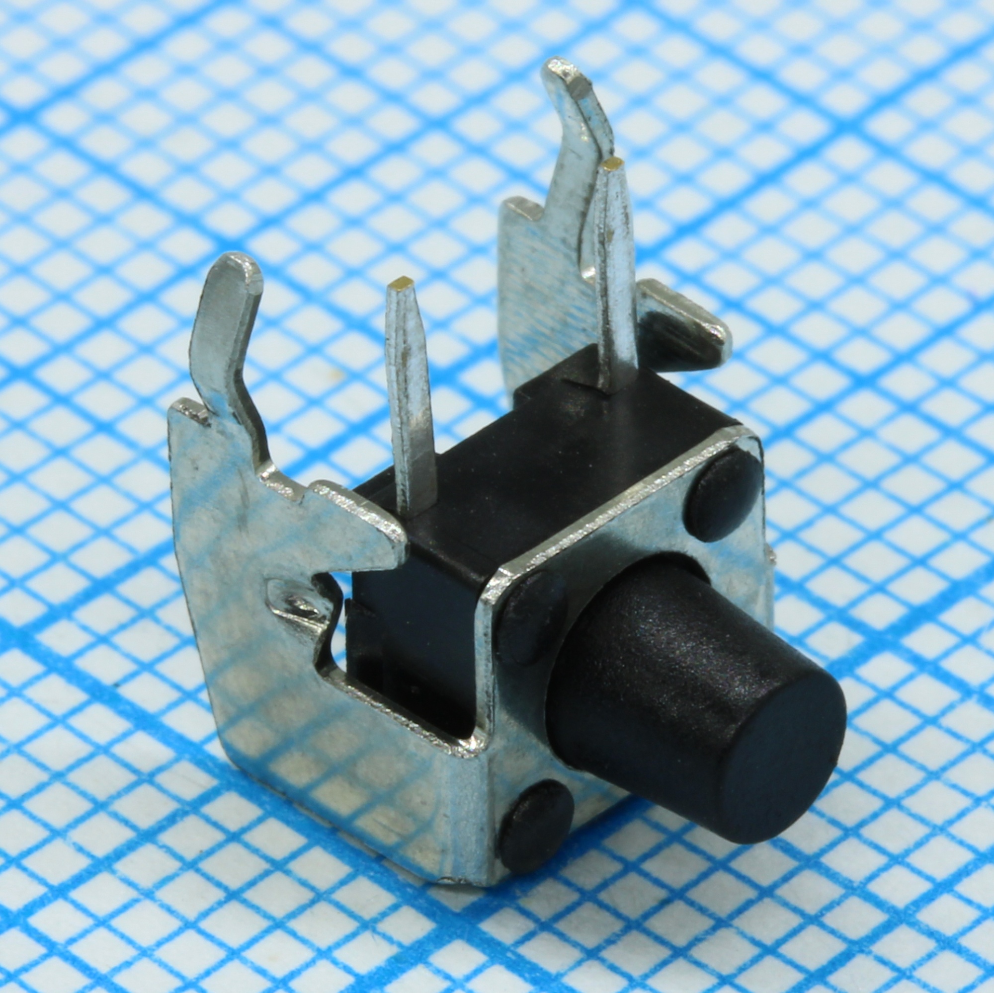 L-KLS7-TS6606-7.0-180 - Кнопка тактильная 6х6мм угловая h=7мм усилие нажатия 180гр 0.05A 12В монтаж в отверстие