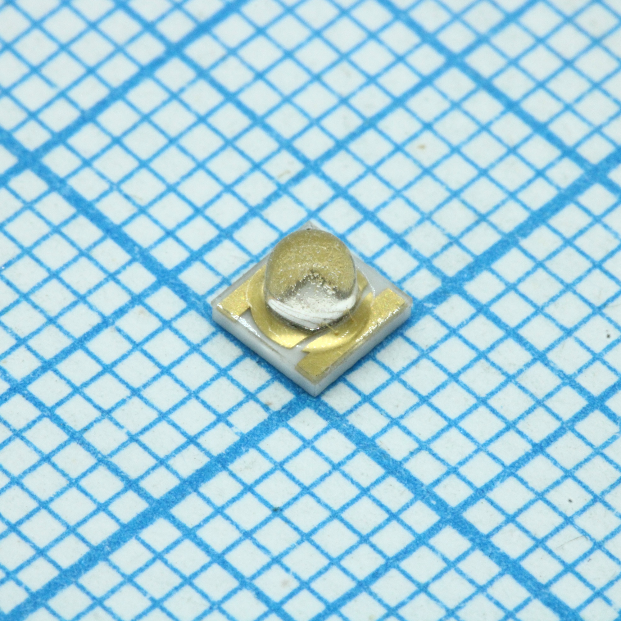 HL-C3535F8V385-D1-LVR9(Au60) - Ультрафиолетовый светодиод smd 3,5х3,5мм/380-390нм/650-700mW /3-4v/60°