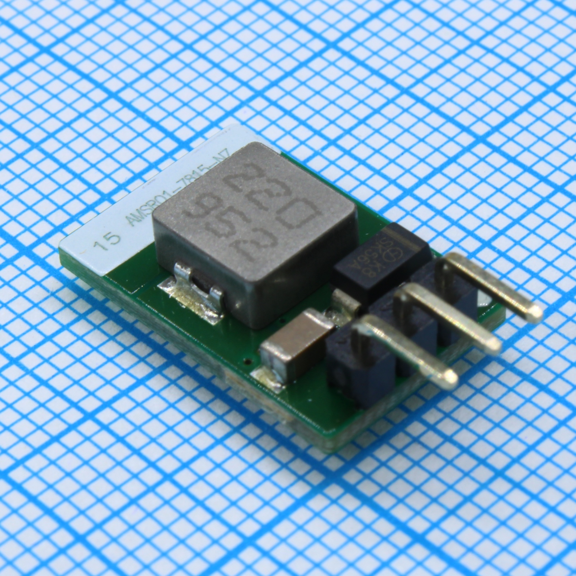 AMSRO1-7815-NZ - Импульсный регулятор 15 Вт  вход 20~36 В  выход 15 В  1 А  -40~85 °С , дерейтинг при 71 °С  MTBF:2000000 ч  КПД 94 % не более 680 мкФ   SIP3Open Frame  7.5x11.5x17.5 мм  2,1 г   780 кГц  защита от КЗ