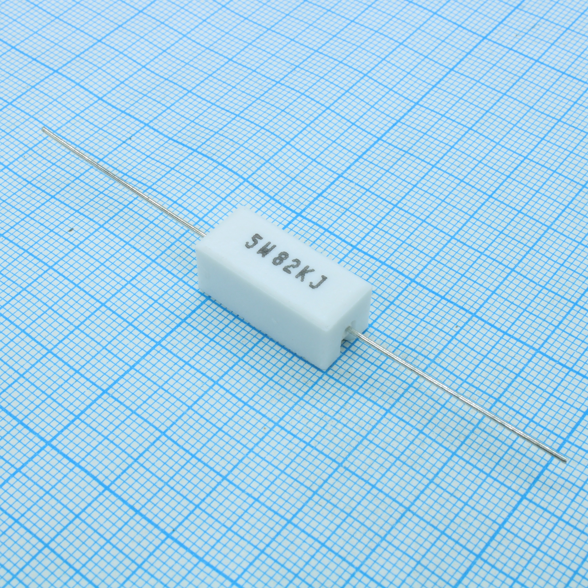 SQP5WJ82KB - Резистор цементный аксиальный 82кОм ±5% 5Вт