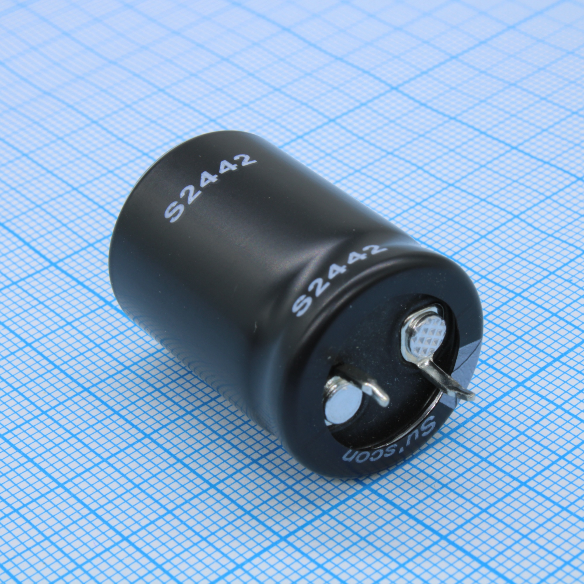 LZ250M221M300KKKYL0R - Конденсатор алюминиевый электролитический 220мкФ 250В ±20% (22 X 30мм) защелкиваемые выводы 10мм 1090мА 2000час 105°С россыпь