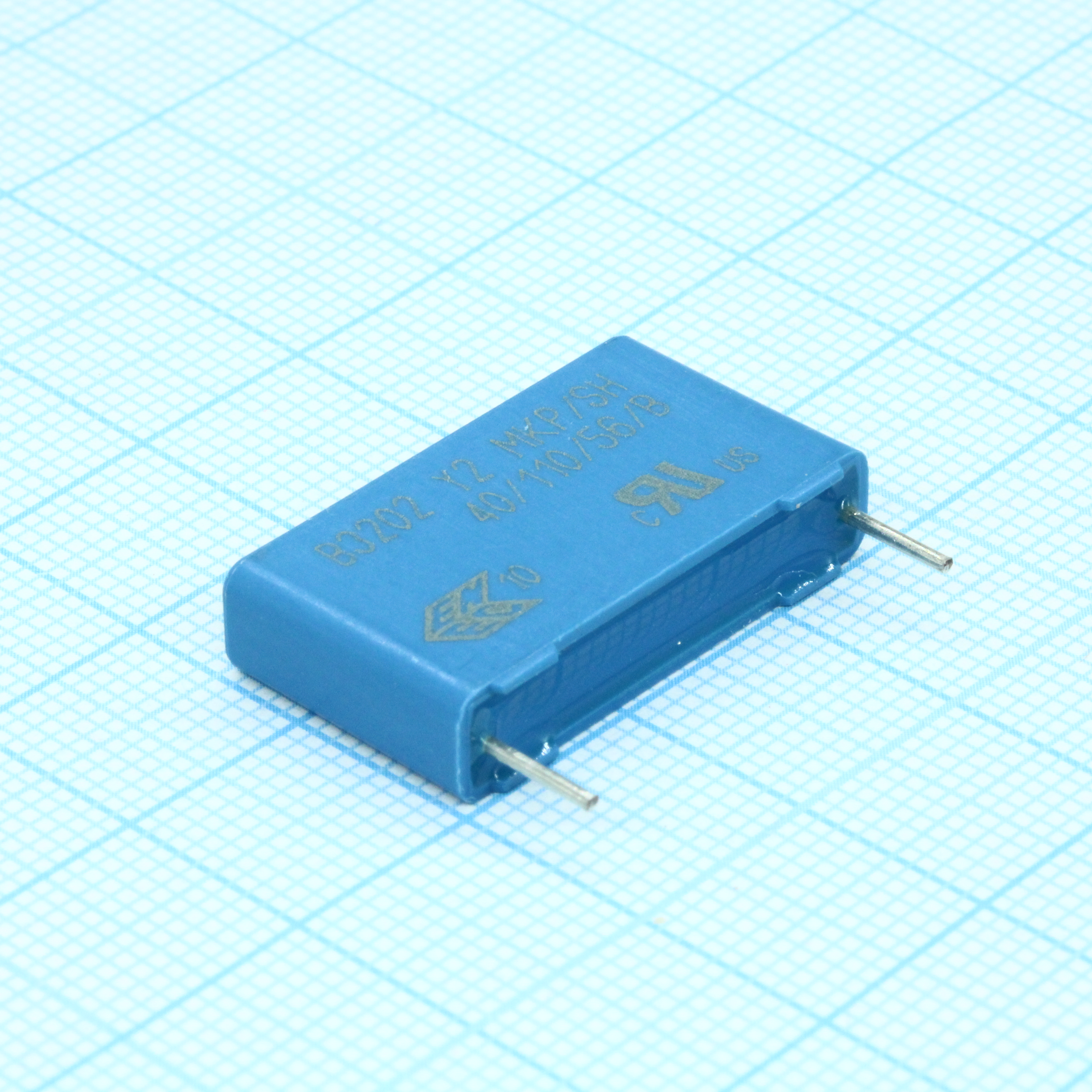 B32023A3473M - Пленочный конденсатор Y2 0.047мкФ  300В переменного тока ±20% (26.5х6х15мм) радиальные выводы шаг 22.5мм 110°С автомобильного применения россыпь