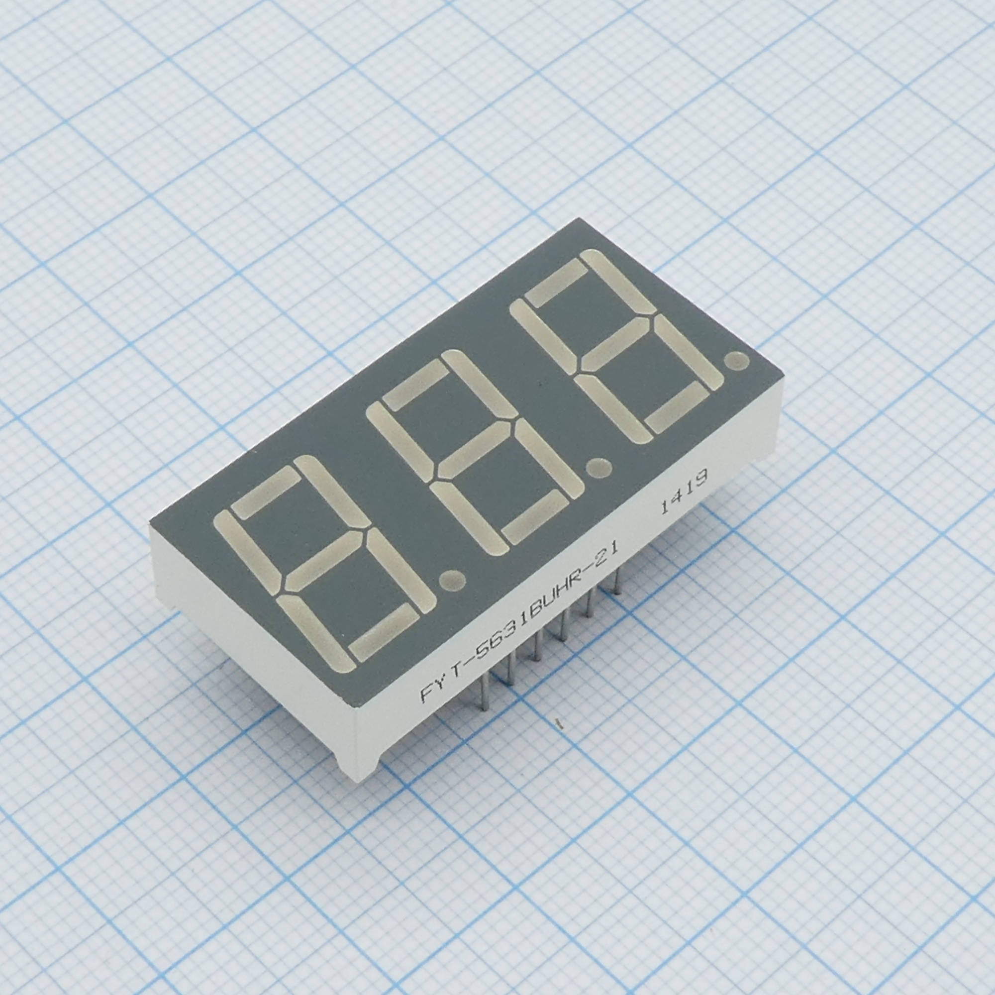 FYT-5631BUHR-21 - 3-х разрядный индикатор 14,2мм/красный/640нм/15-20мкд/ОА