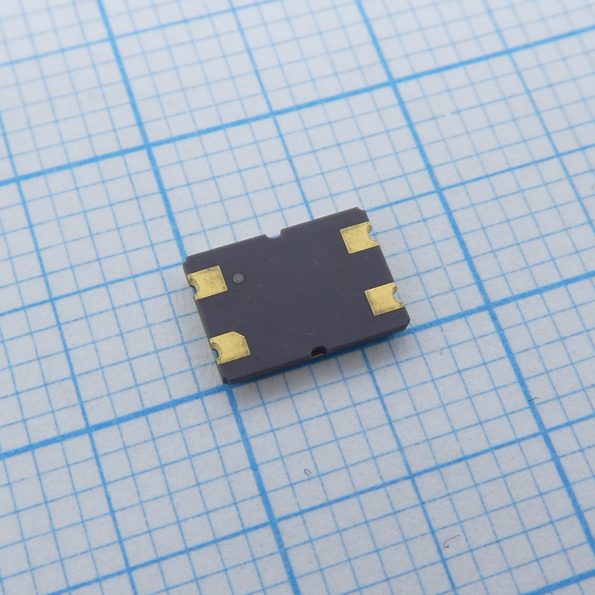 12.87961 - Резонатор кварцевый: 8МГц, 30 ррm