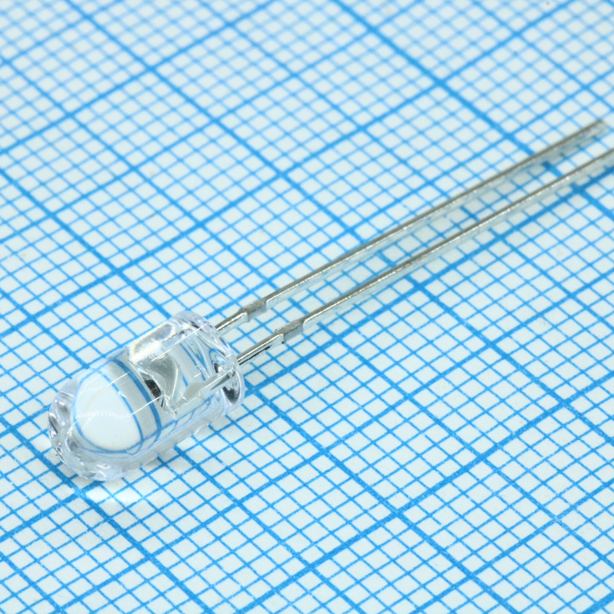 FYL-5003UYC1F - Светодиод 5 мм, суперяркий желтый, прозрачный, 590 нм, 2200 мКд, 20°