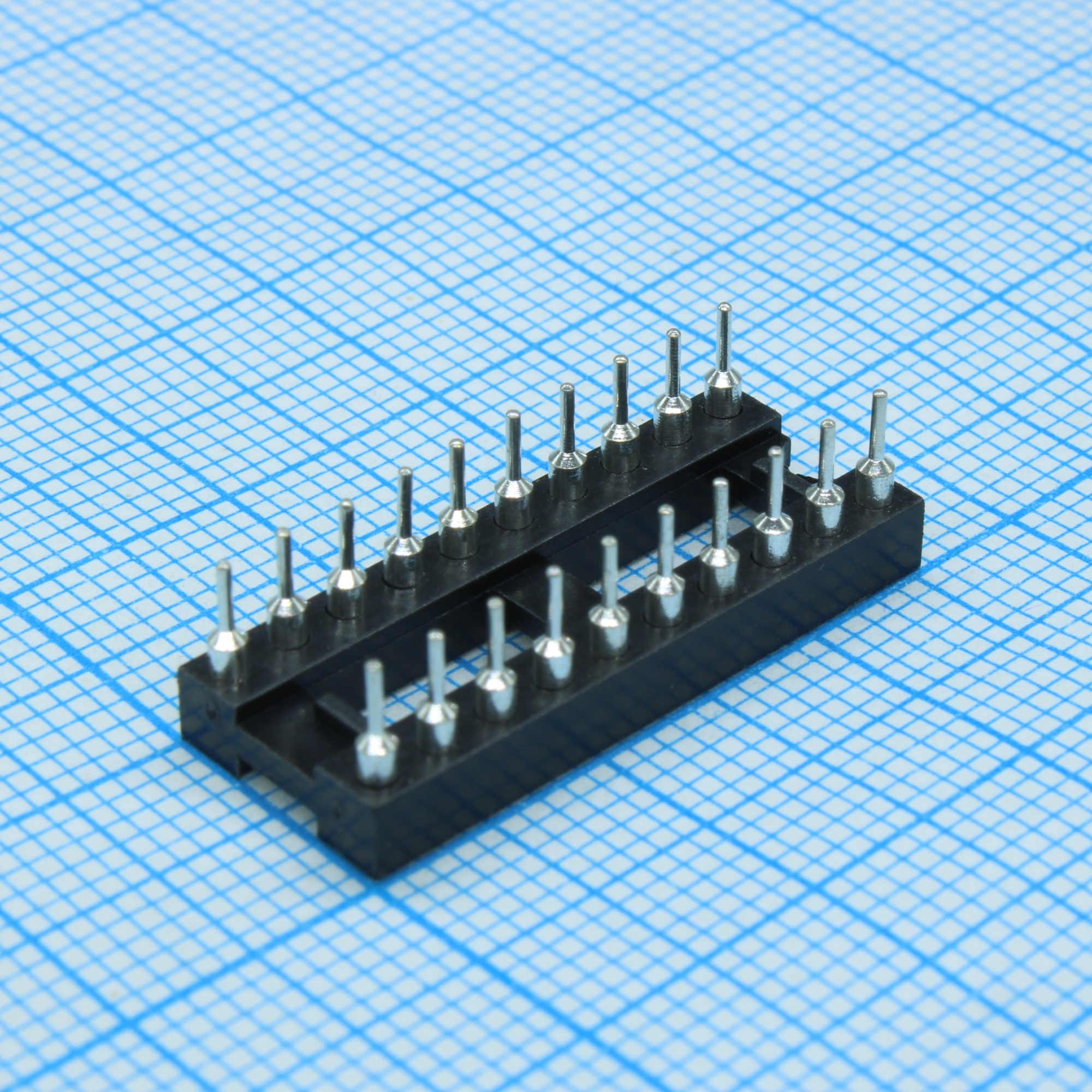 DS1001-01-20BT1NSF6S-JKB - DIP-панель цанговая под микросхему 20pin, шаг 2.54мм, ширина 7.62мм, 3А, -40 +105С