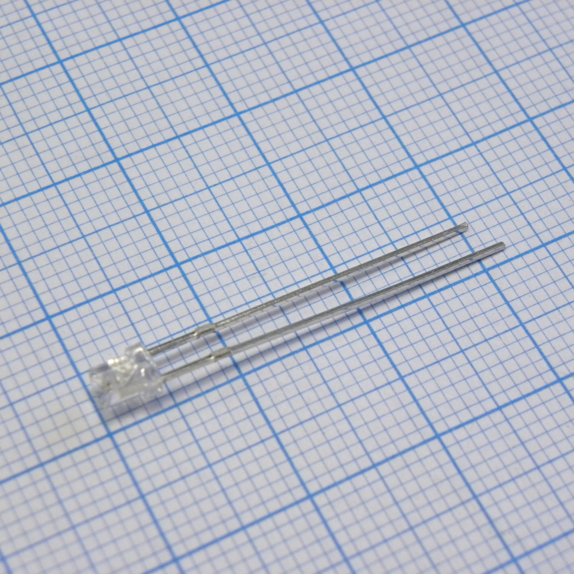 FYL-3034SURC1E - Светодиод 3мм/красный/630нм/350мкд/прозрачный/85°/цилиндр с конусообразным углублением