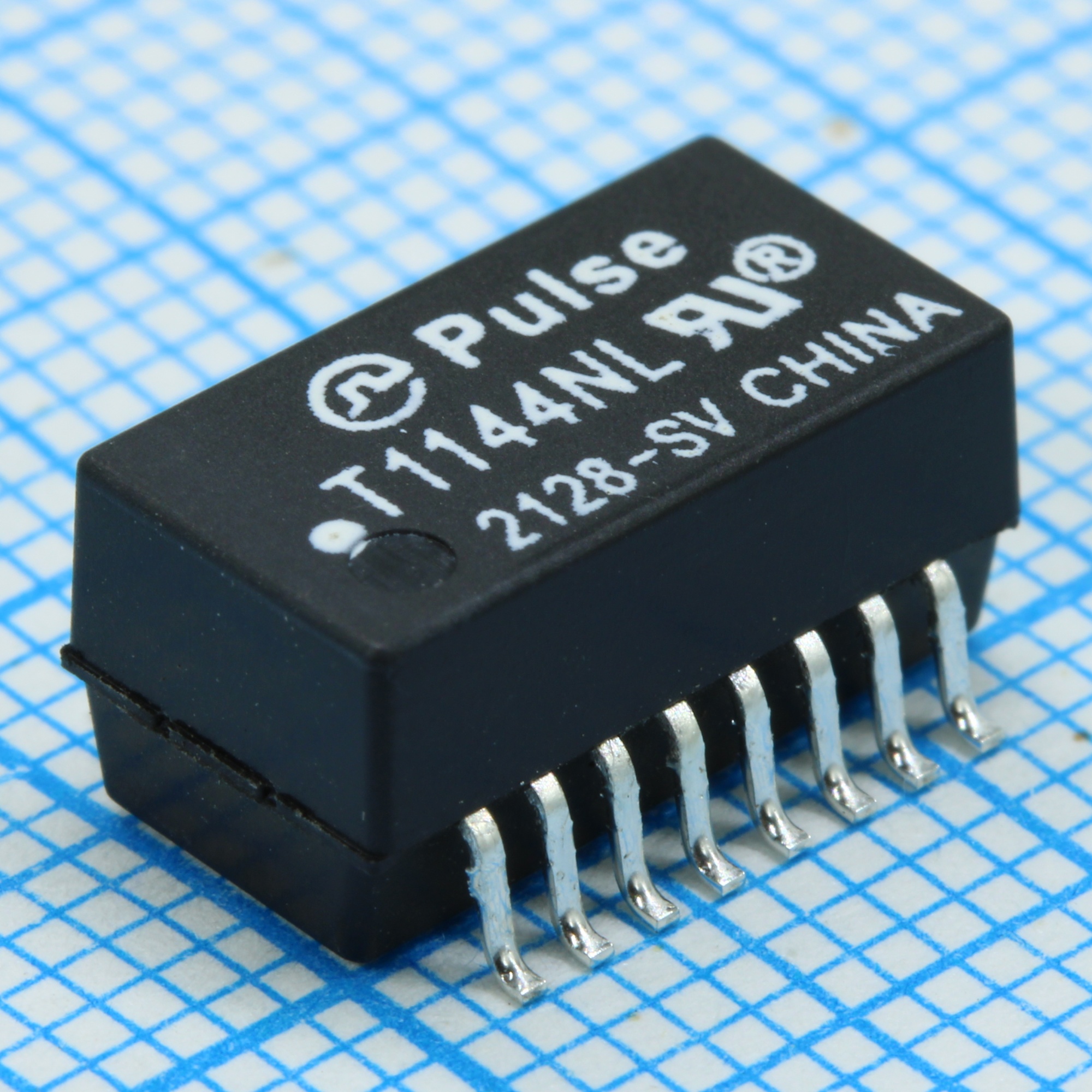 T1144NLT - Трансформатор телекоммуникационный 1CT:1CT/1CT:2.4CT 0.85Ом/0.85Ом первичн. 16 терминалов для поверхностного монтажа