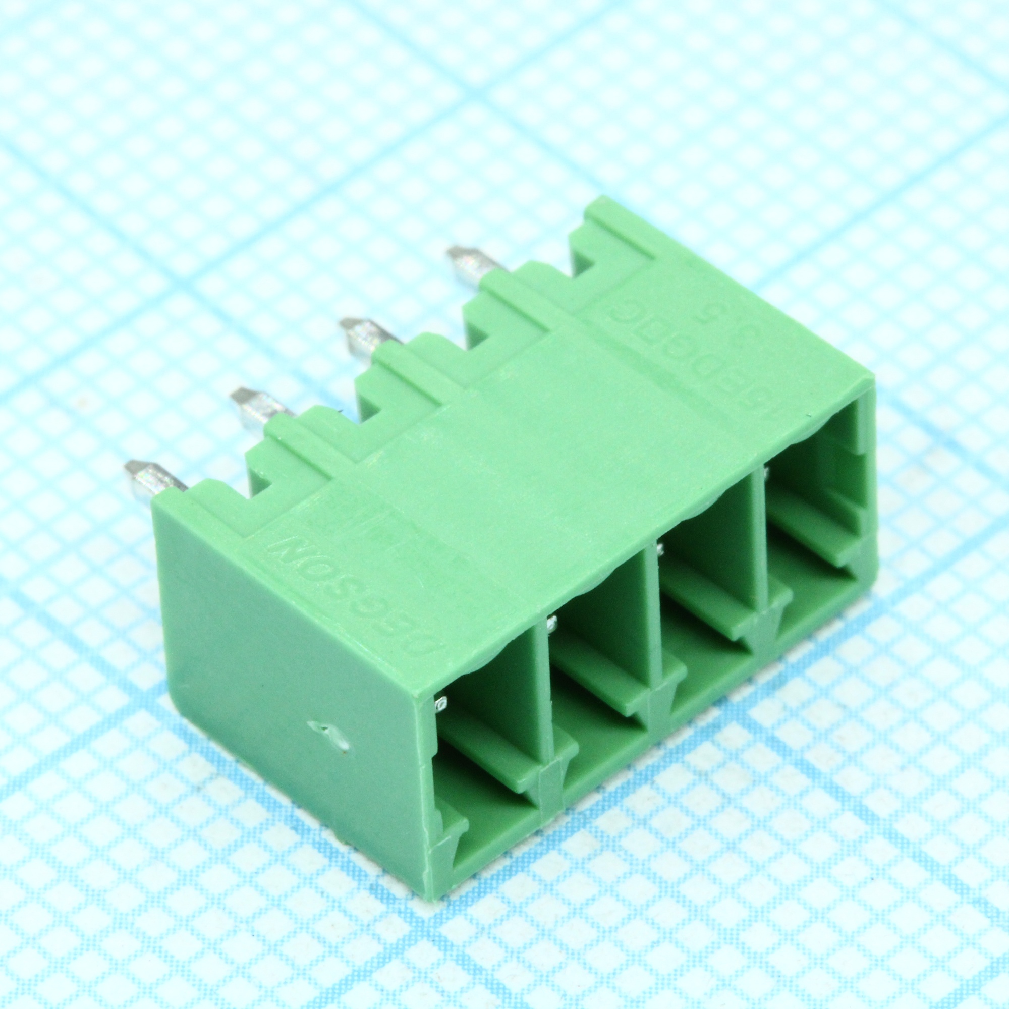 15EDGVC-3.5-04P-14-00A(H) - Разъемный клеммный блок на плату, 4 контакта. Серия 15EDGVC-3.5