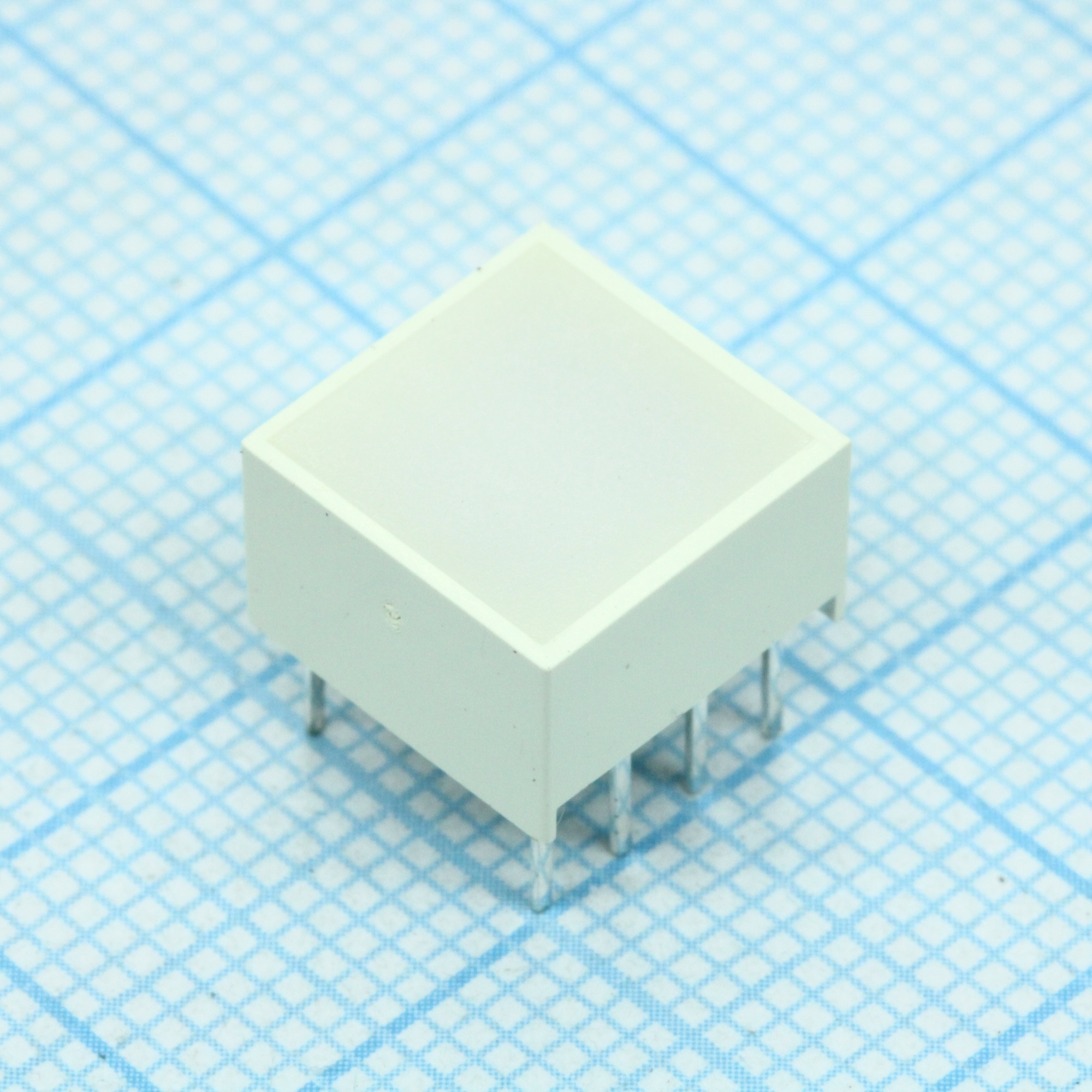 KB-2655SEKW - Светодиодный модуль 1хLEDх8,89х8,89мм/оранжевый/601нм/500-910мкд/белый матовый