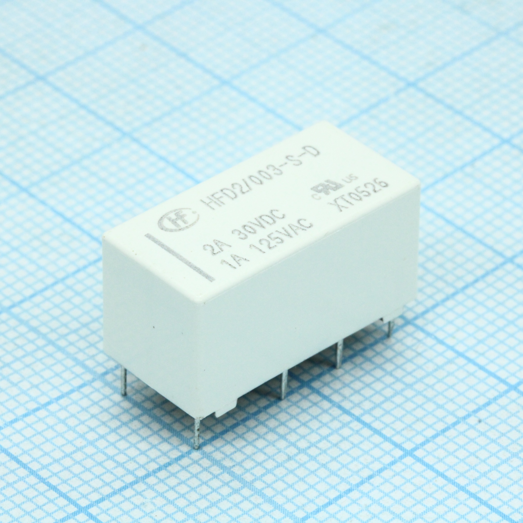 HFD2/003-S-D - Сигнальное реле две контактных группы на переключение 1А/125VAC AgNi+Au катушка 3В монтаж в отверстие