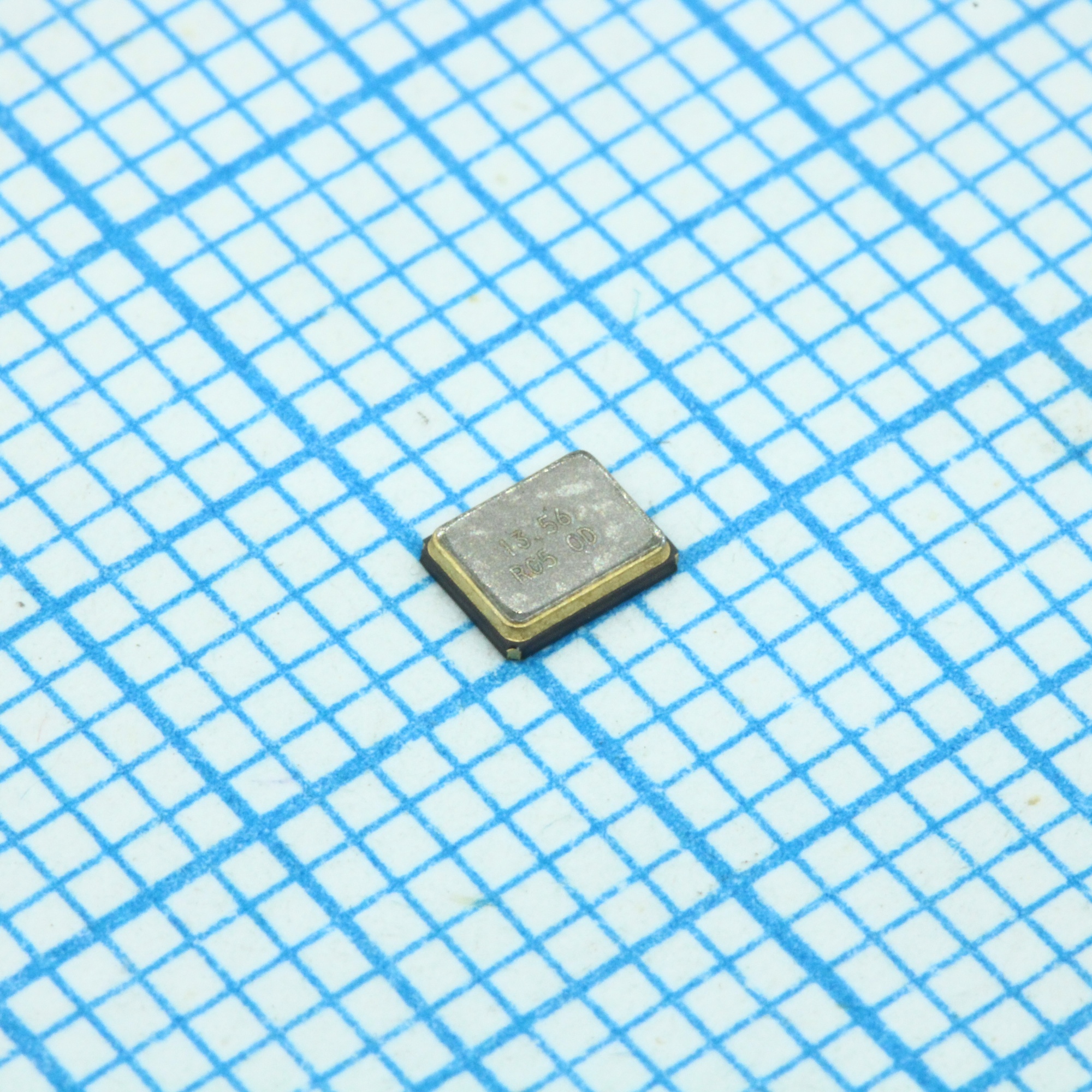 12.88663 - Резонатор кварцевый 13.560МГц