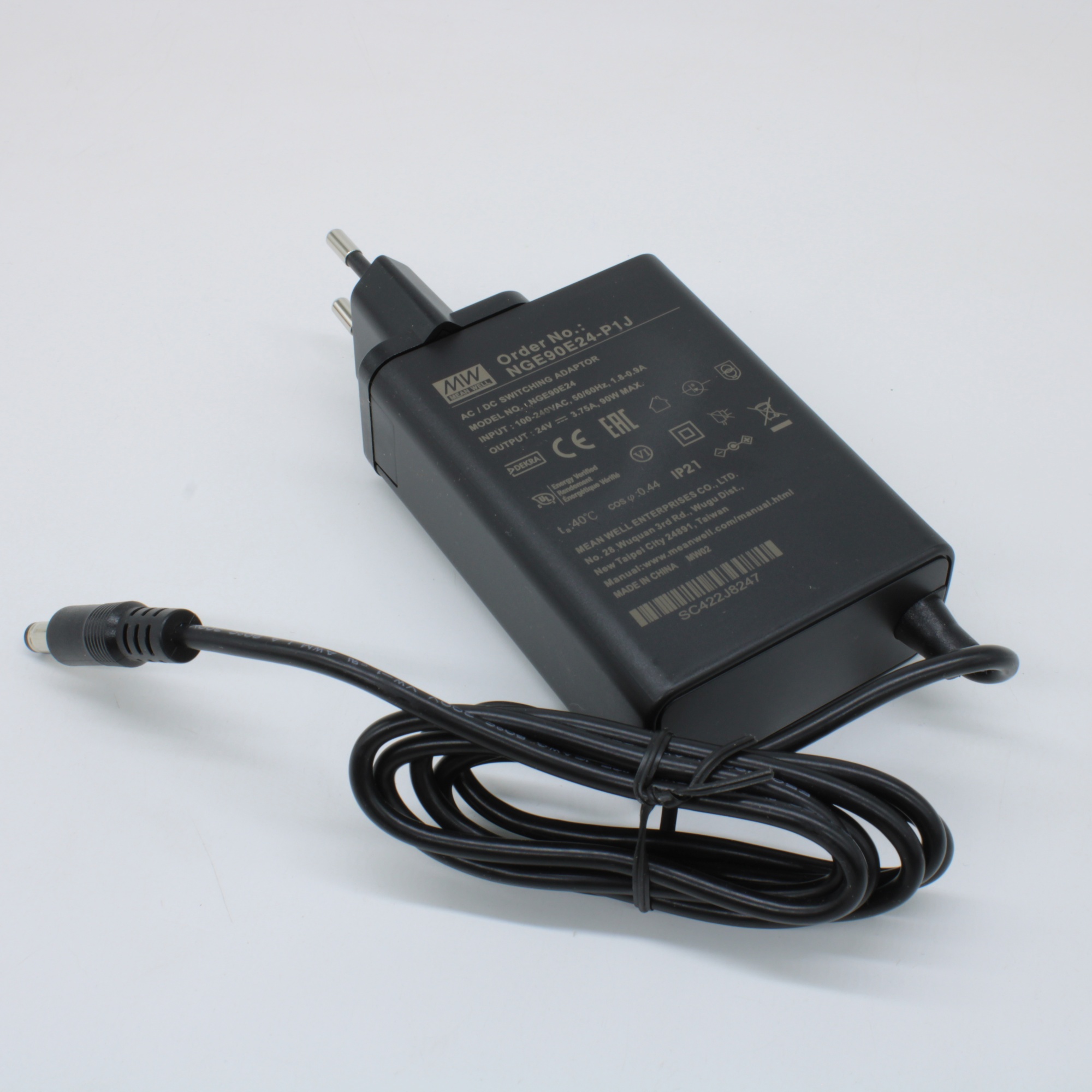 NGE90E24-P1J - AC-DC, 90Вт, сетевой адаптер, выход 24В/3.75А, вход 80...264В AC, 47...63 Гц, изоляция 4000B DC, 2xMOPP, 62x30*x85.5мм, -30...+70C, евровилка, выходной разъем 11мм, диам. 5.5х2.1мм