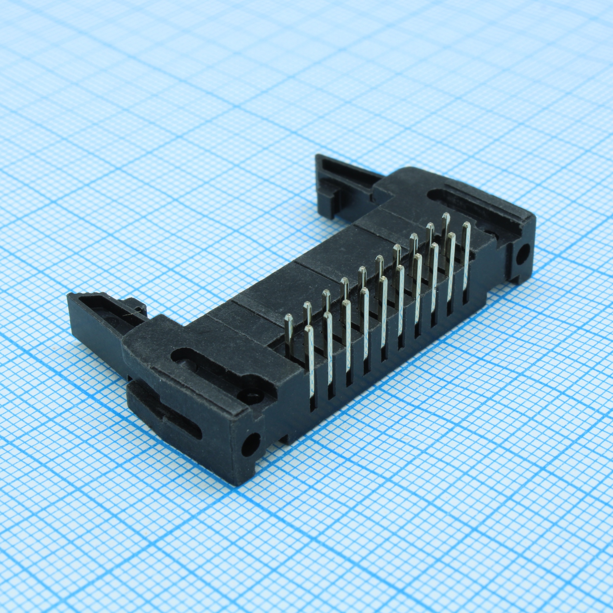 DS1011-20RBSiB7-B - Вилка на плату, угловой монтаж 20pin(2х10), шаг 2.54мм