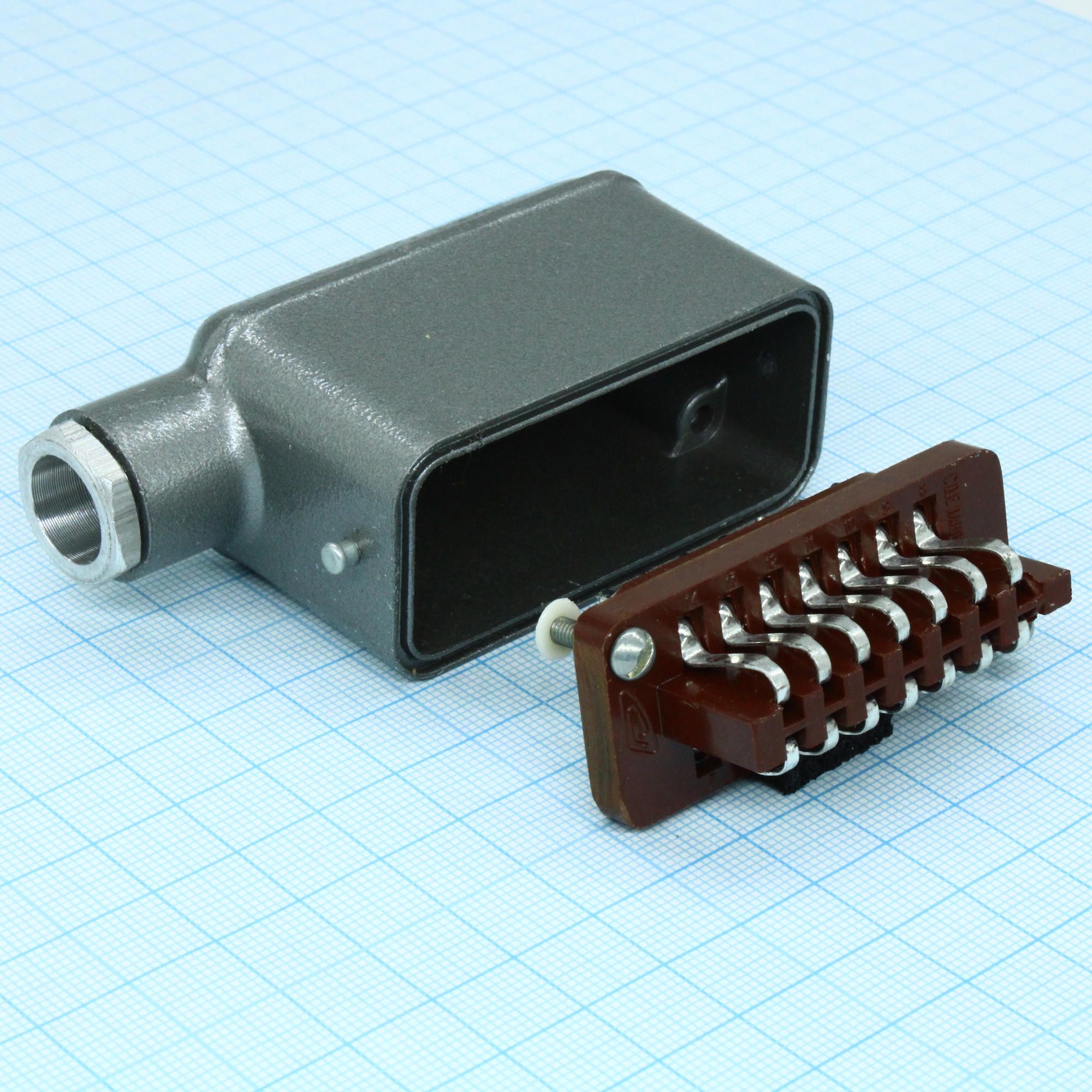 РШАВКУ-14-1-О - Приборно-кабельный соединитель 14 контактов угловой