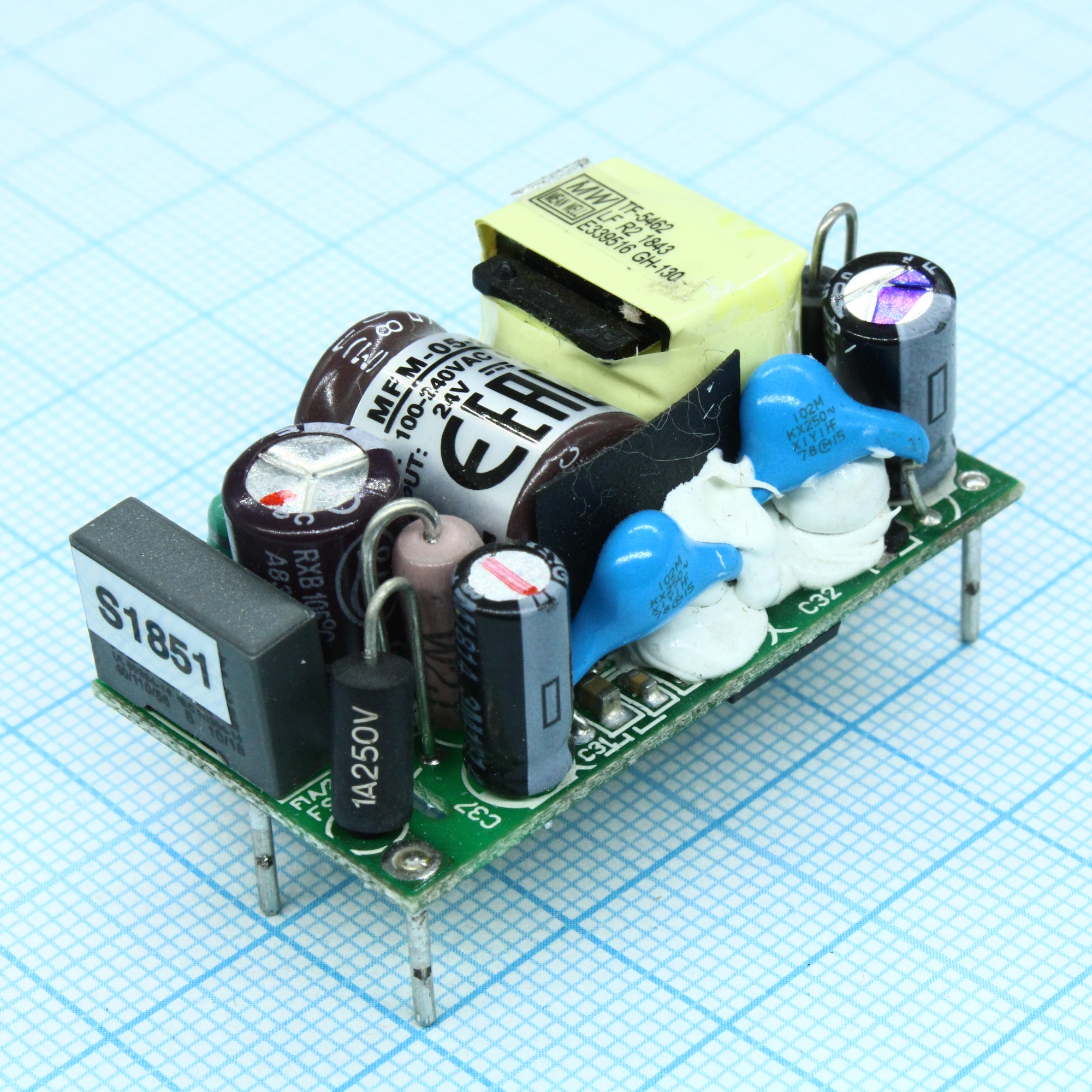 MFM-05-24 - AC-DC med, 5.5Вт, вход 80...264В AC 47...440 Гц, выход 24В/0.23А, изоляция 4000В AC, без корпуса 42х22.3х20.5мм, -40...+85°C