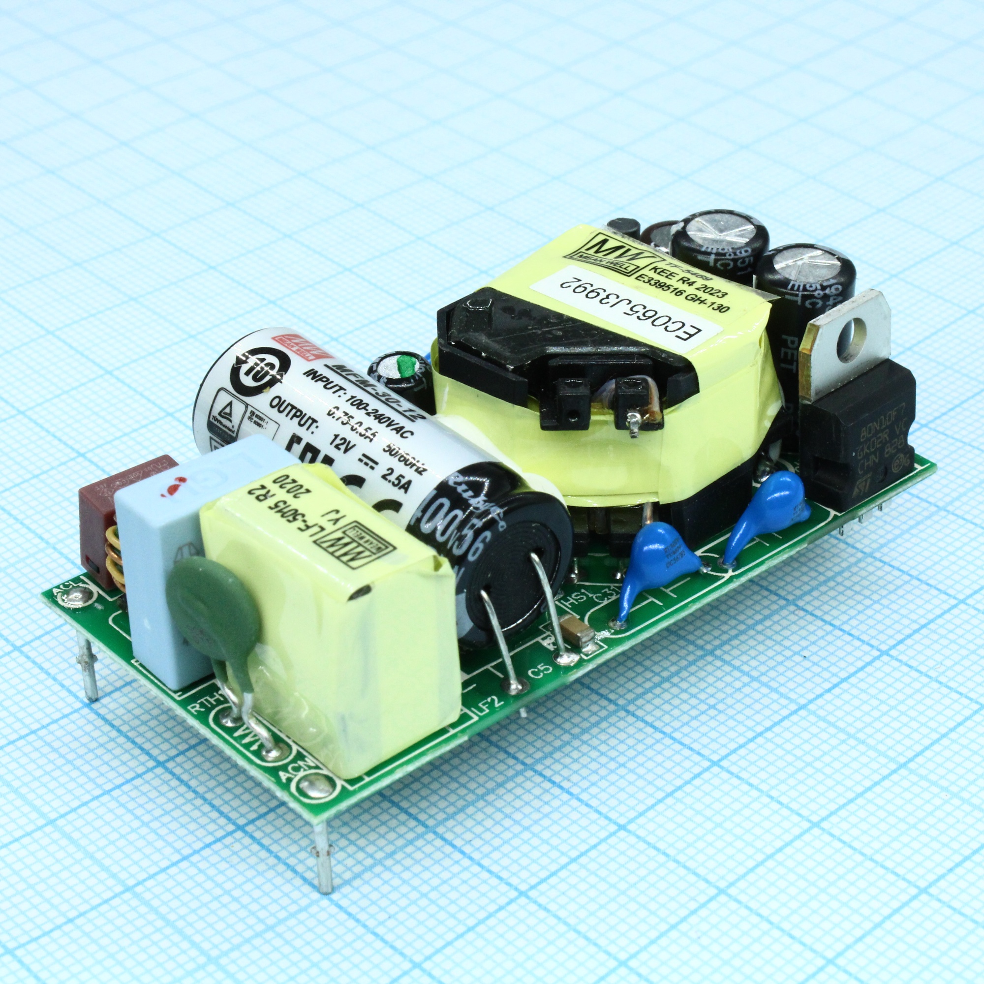 MFM-30-12 - AC-DC med, 30Вт, вход 80...264В AC 47...440 Гц, выход 12В/2.5А, изоляция 4000В AC, на плате 65.5х35х23мм, -40...+85°C