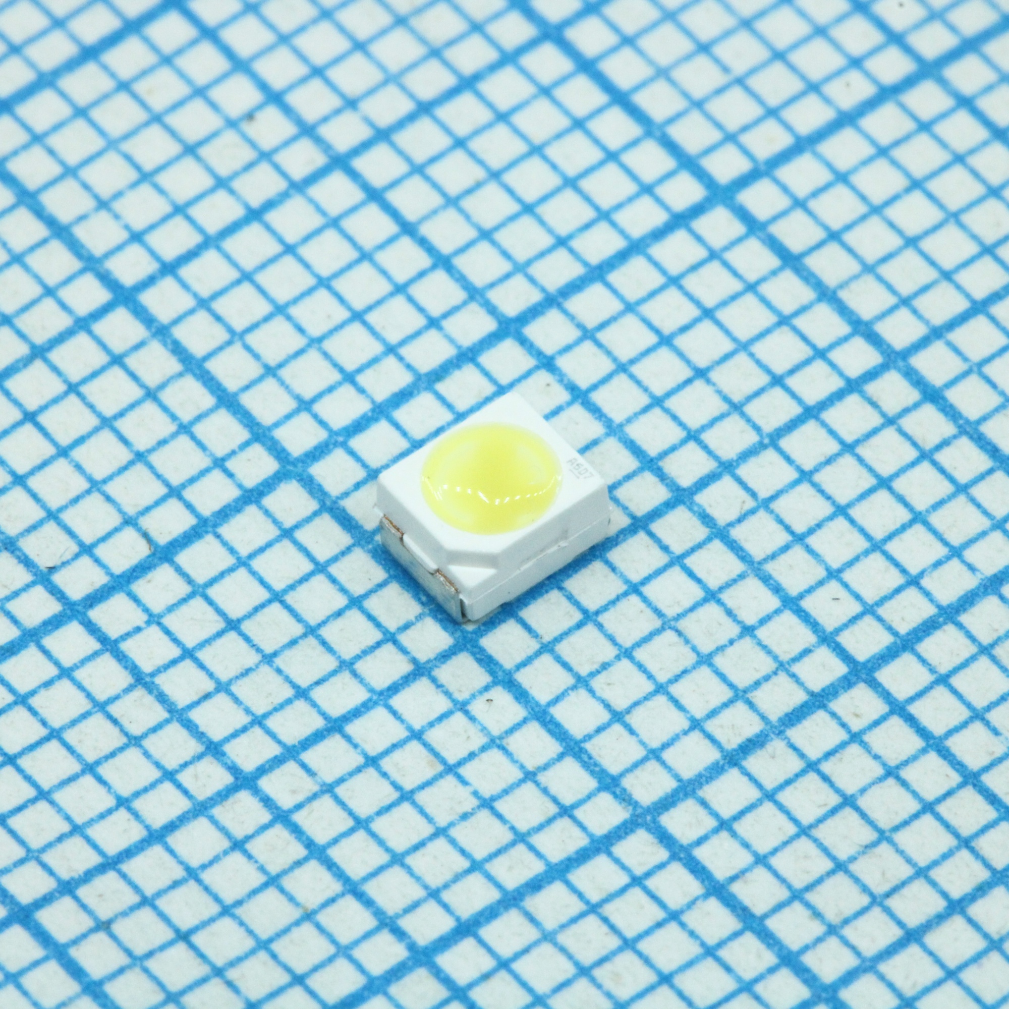 LW TTSD-U1V1-JKPL-4 - Светодиод SMD белый 450....1120 мКд питание 3В встроенный отражатель