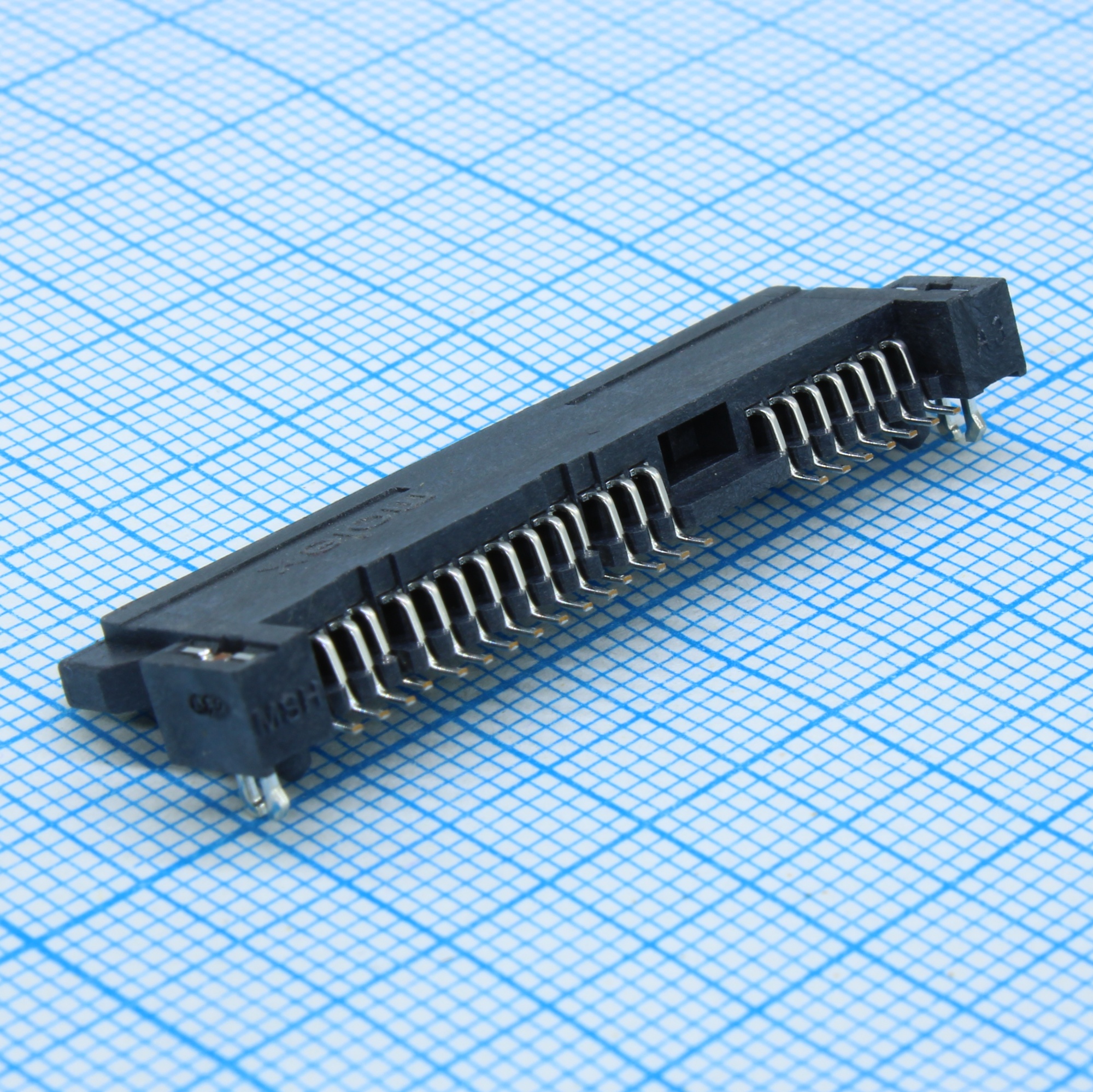 470182001 - Разъем - гнездо Serial ATA на плату (SMT)