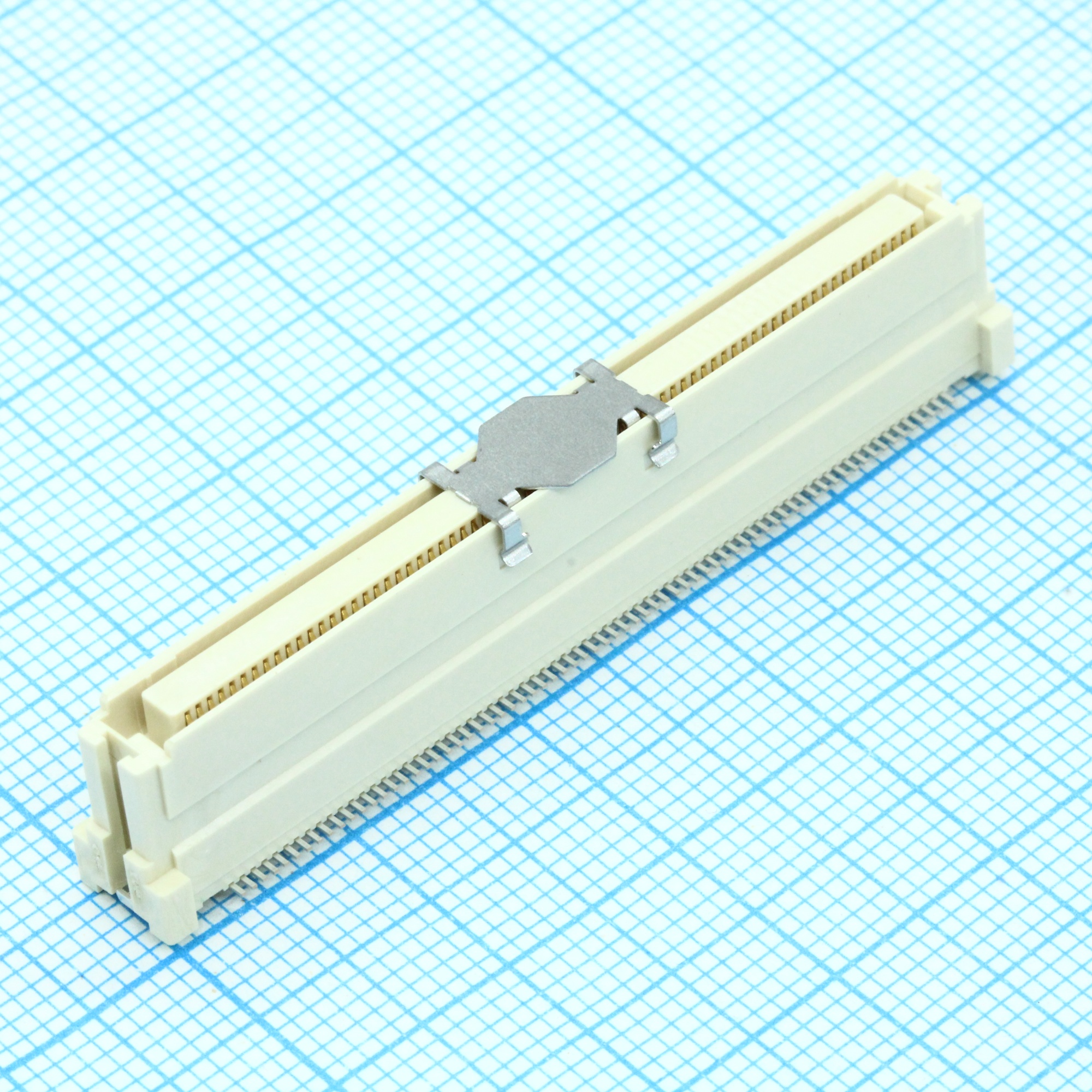 529011474 - Розетка 140-позиционного разъема, контакты с центральной полосой для поверхностного монтажа