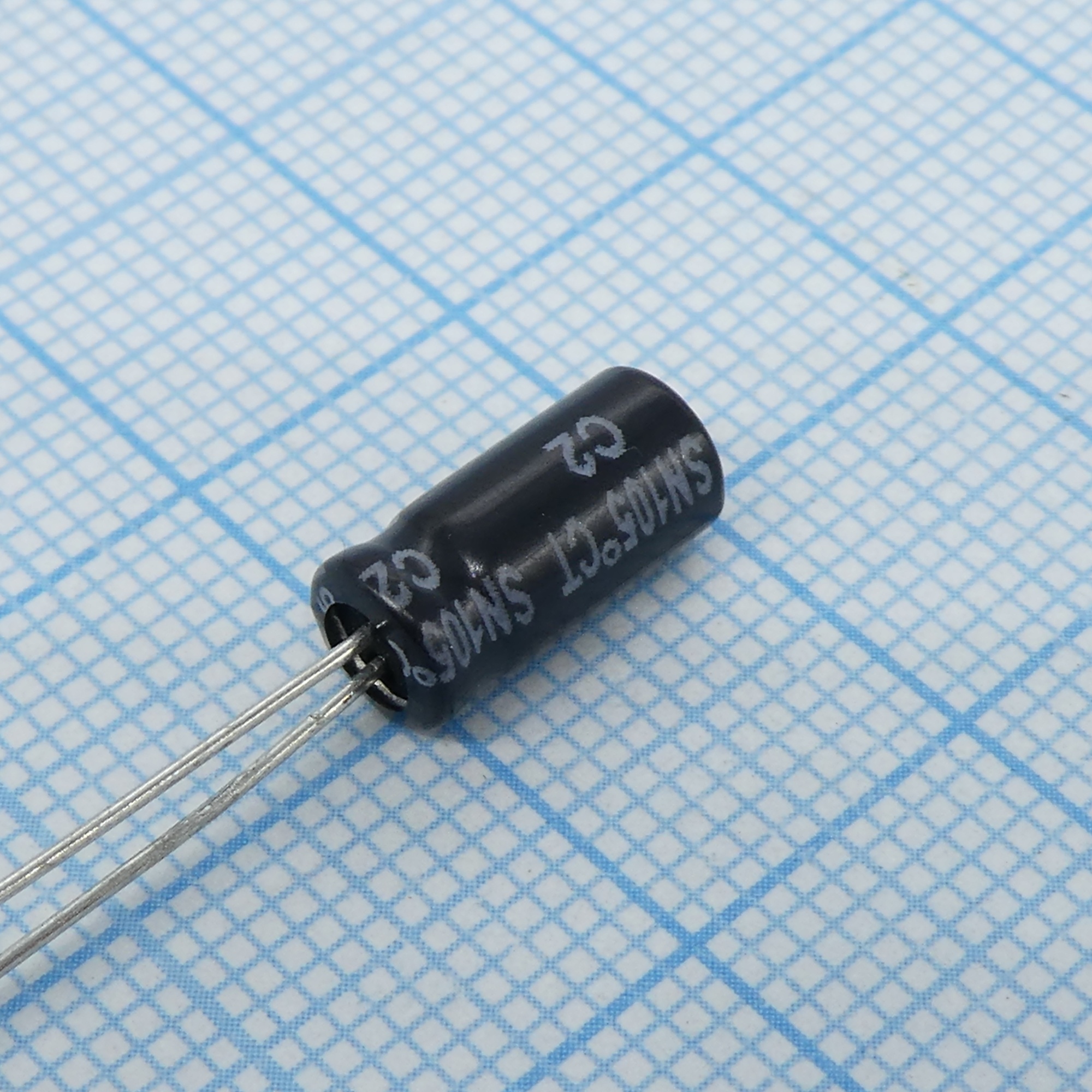 SN016M0022B2F-0511 - Алюминиевый электролитический конденсатор неполярный 16В 22мкФ ±20% 5х11мм  105°C