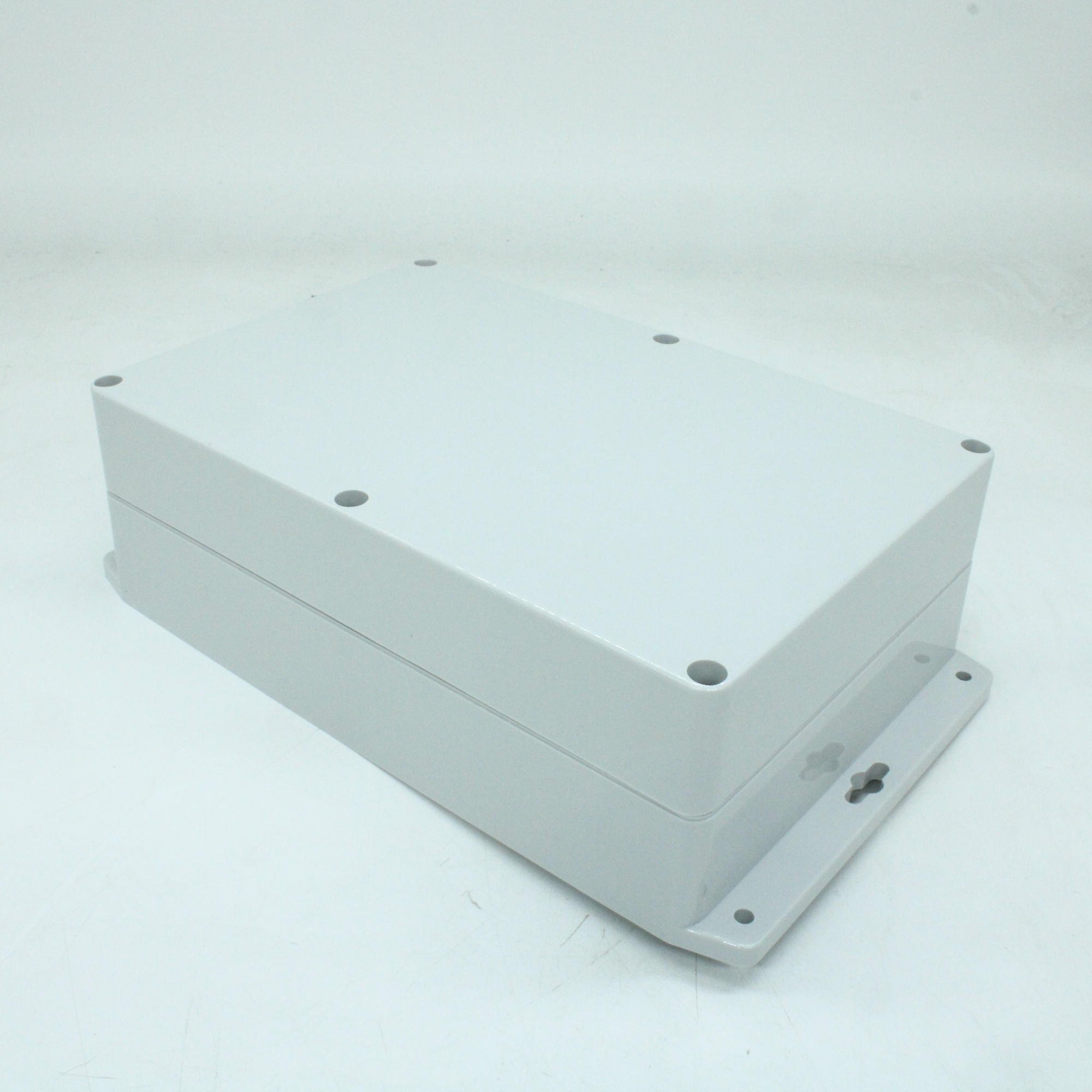 G232MF-IP67 - Герметичный корпус из поликарбоната с фланцем, IP67, светло-серый