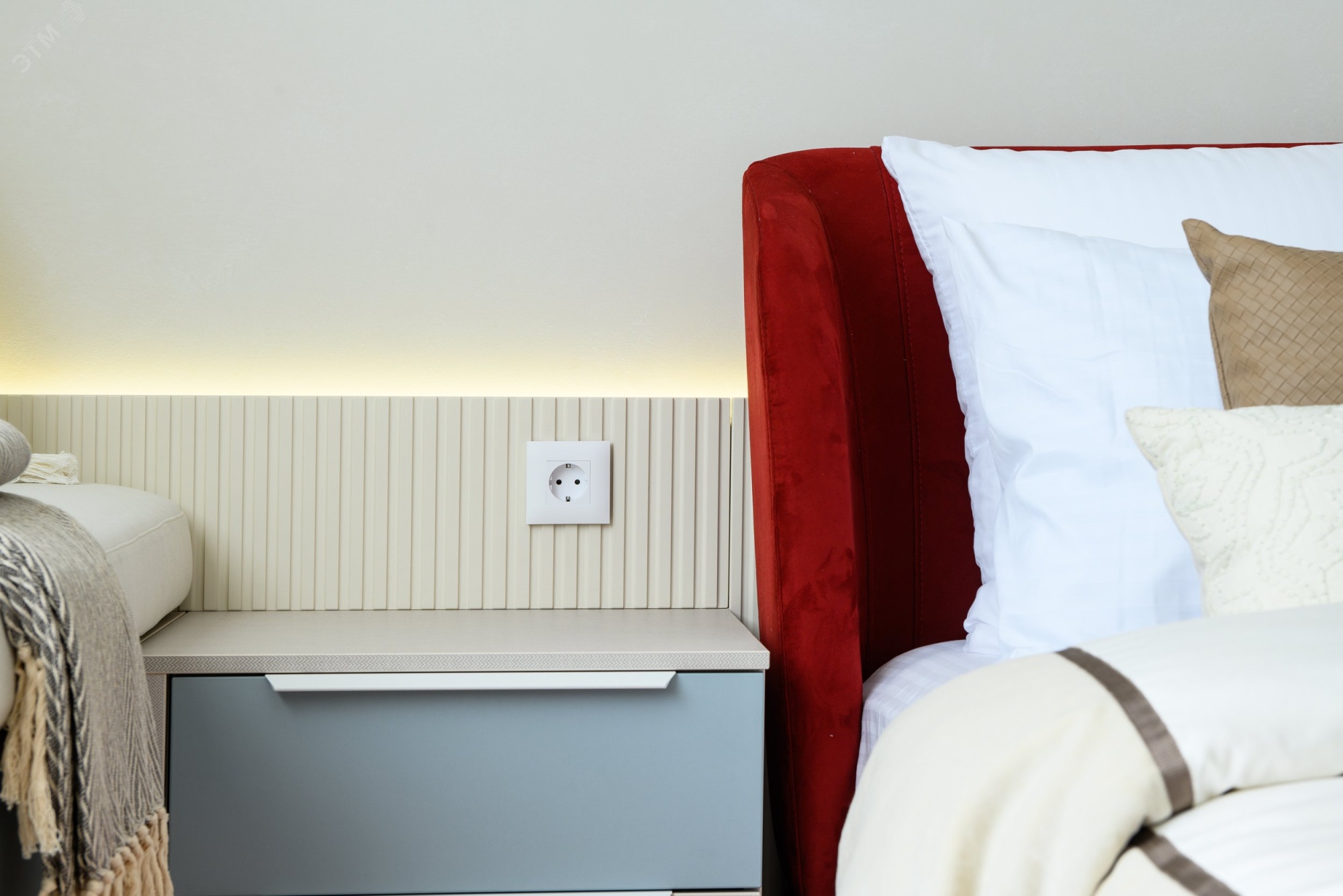 SKANDY Рамка 1-местная SK-F01W арктический белый IEK SK-M12-K01