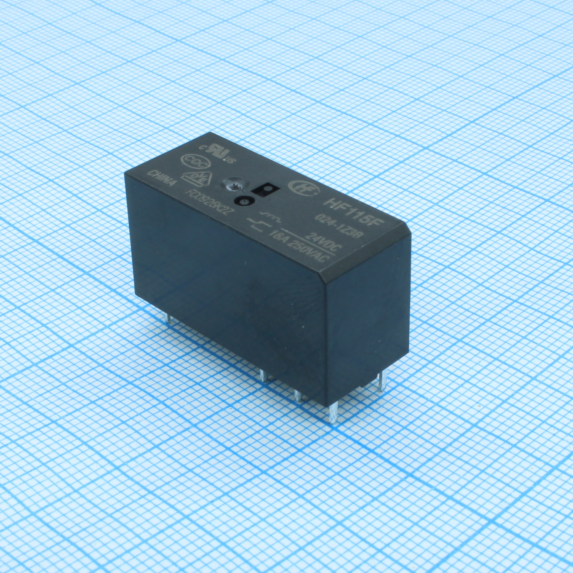 HF115F/024-2Z4A - Реле силовое, 8 А, 24 В, две группы на переключение