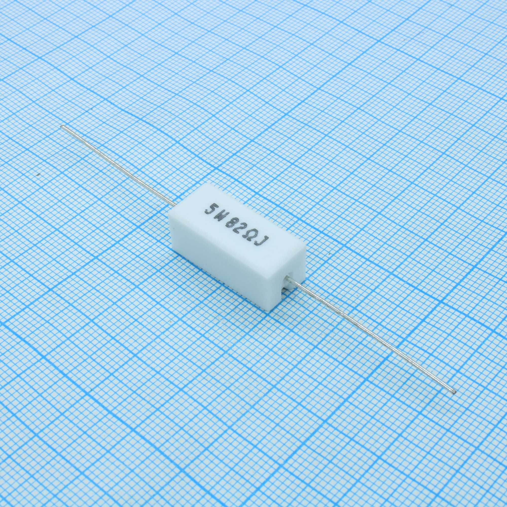 SQP5WJ82RB - Резистор цементный аксиальный 82Ом ±5% 5Вт