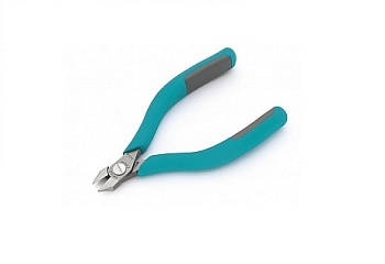 2477E - Плоский срез, высококачественная инструментальная сталь, антибликовые концы, электростатически безопасны, эргономичные. Заостренная головка, предназначена для перекусывание в труднодоступных местах. Перекусывает: проволока средней жесткости – 1,0 