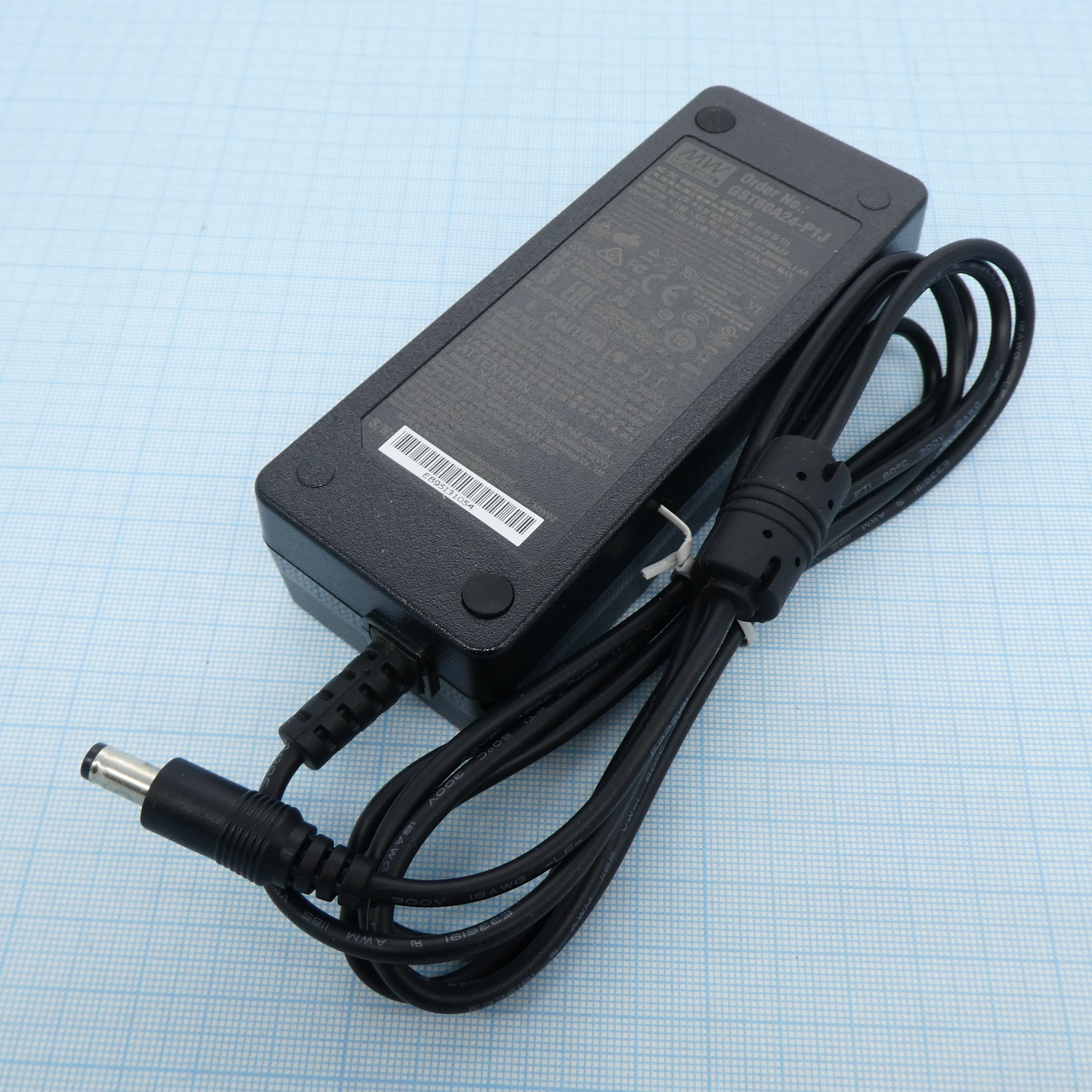 GST60A24-P1J - AC-DC, 60Вт, вход 90...264B AC 47...63 Гц, 135...370B DC,  выход 24B/2.5A, изоляция 3000B AC, 125x50x31.5мм, -30...+60°С, IEC320-C14