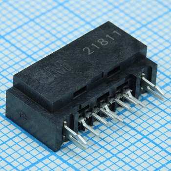 5607-5102- SH - Разъем SATA вилка 7 контакьлв монтаж в отверстие