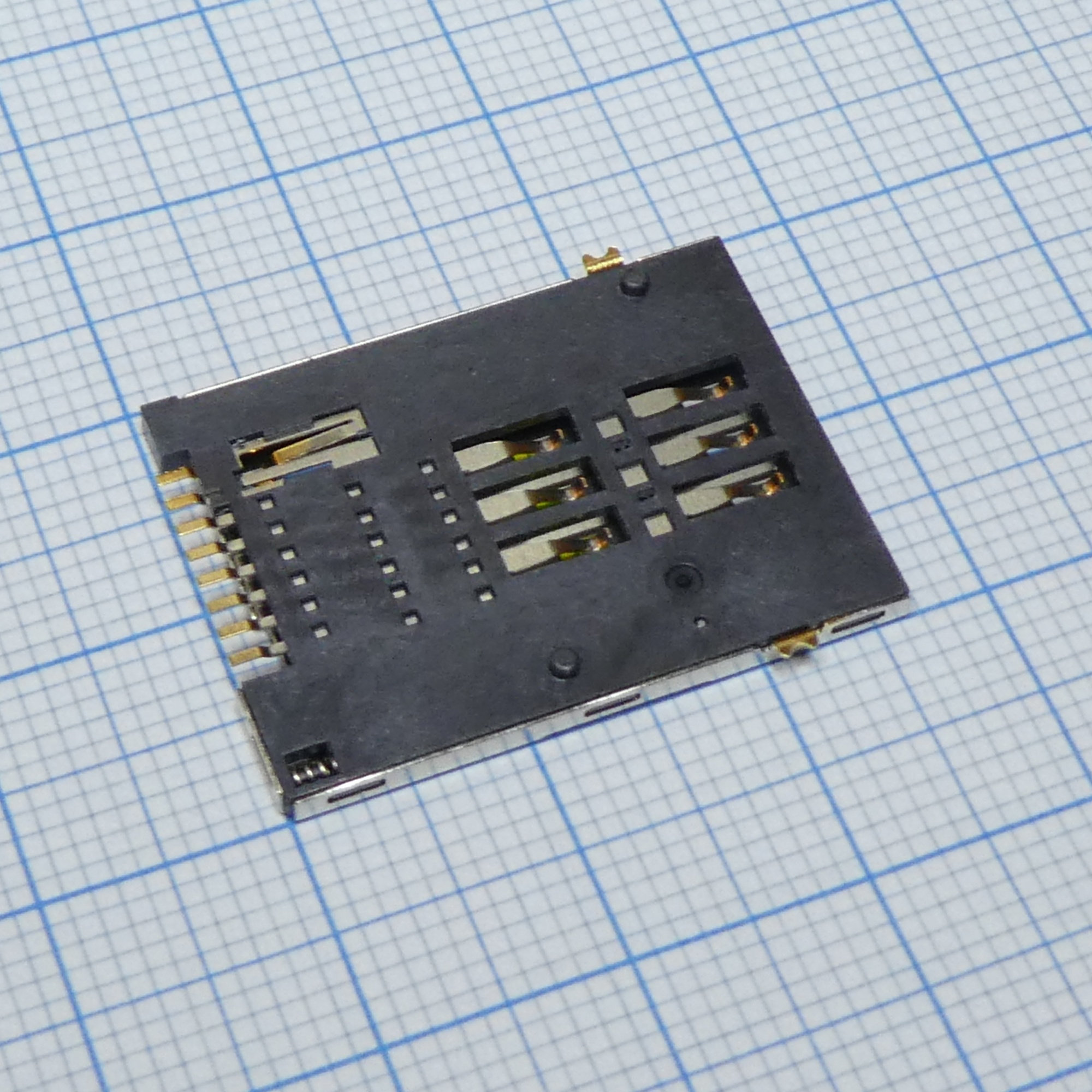 475533001 - Гнездо SIM 6 контактов 2.54мм 0.5А поверхностный монтаж лента на катушке