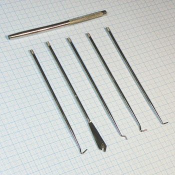 1PK-3175 - Набор состоит из 6 предметов: 5 захватов разной формы, которые вкручиваются в рукоятку.