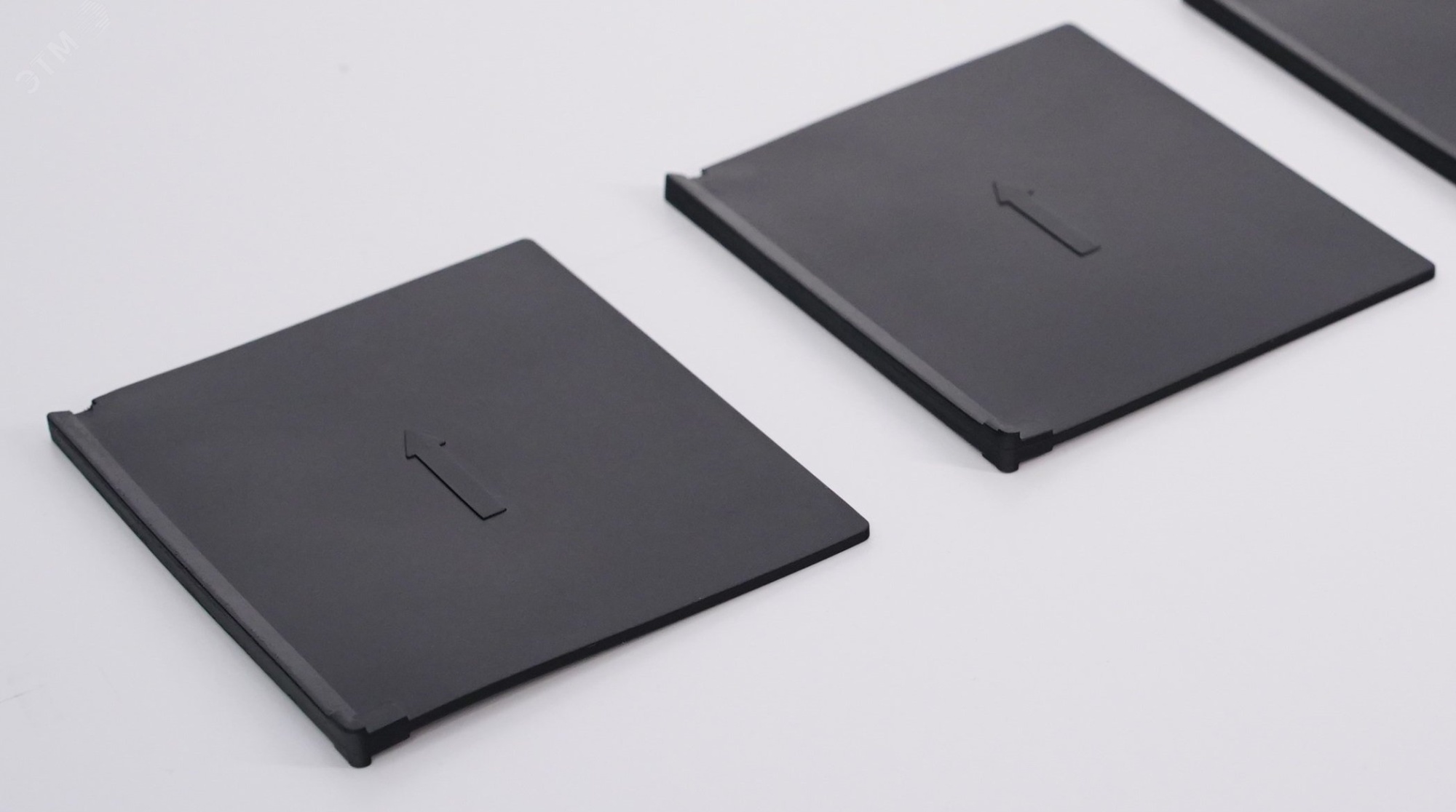 2 РАЗДЕЛИТЕЛИ ПОЛЮСОВ 3P SD630 SSDPB3P0630