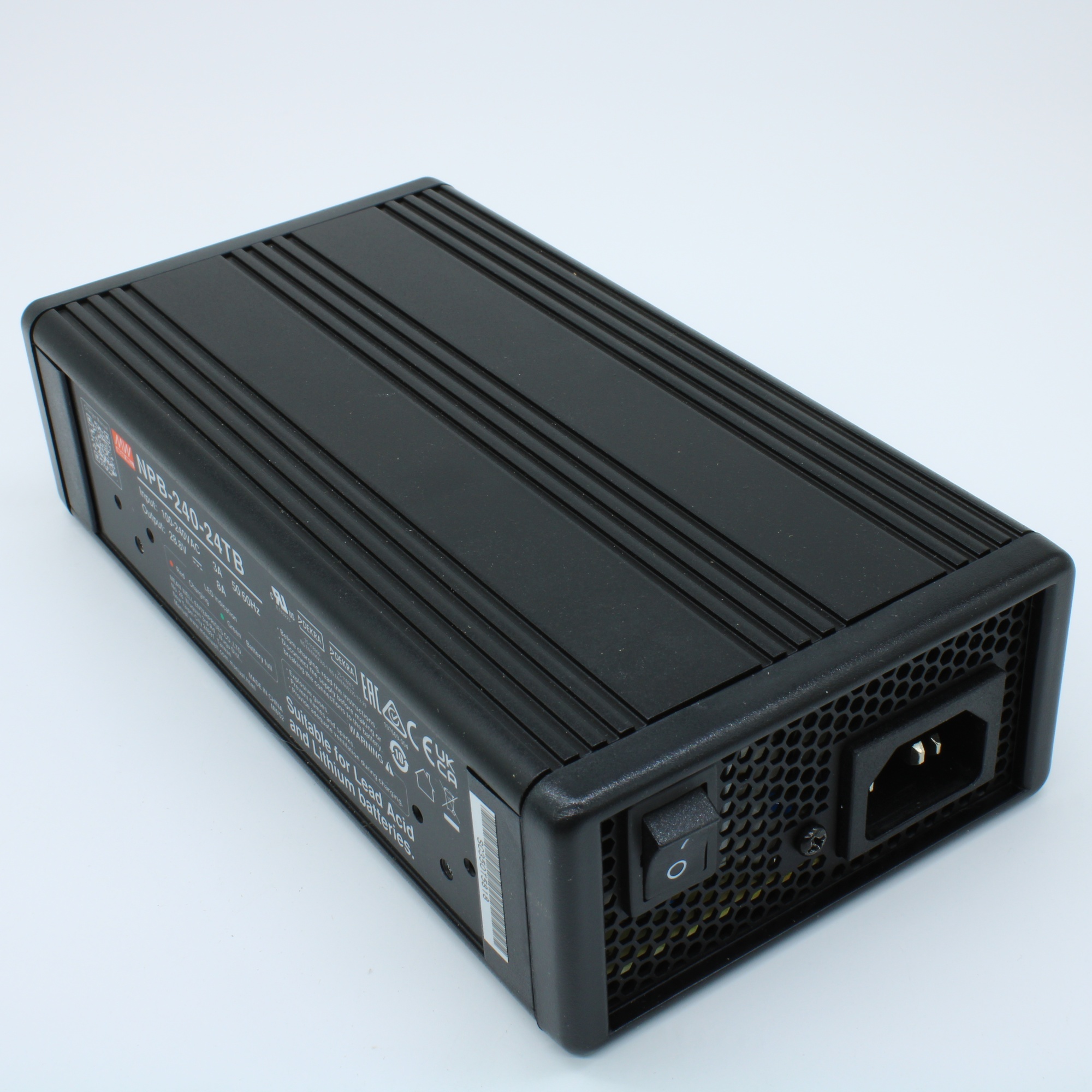 NPB-240-24TB - AC/DC зарядное устройство, 28.8V/8A, вход 90…264VA C, 47…63Гц /127…370В DC, изоляция 3000В AC, PFC, для свинцовых (обслуживаемых, гелевых, AGM) и Li-ion (Fe, Mn), 2/3 стадии заряда, 182.7*96*49мм, -30…+70°С